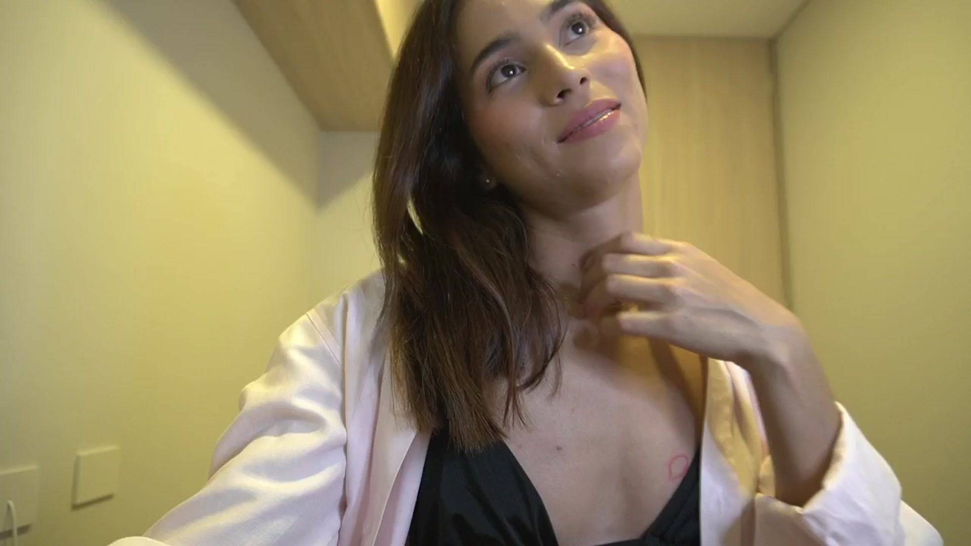 Gallery image thumbnail from Xialing's myfreecams stream on, 05/14/2025, 24:02 image 14 of 20