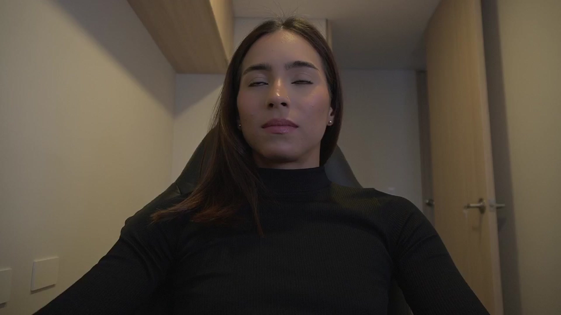 Gallery image thumbnail from Xialing's myfreecams stream on, 05/16/2025, 22:31 image 20 of 20