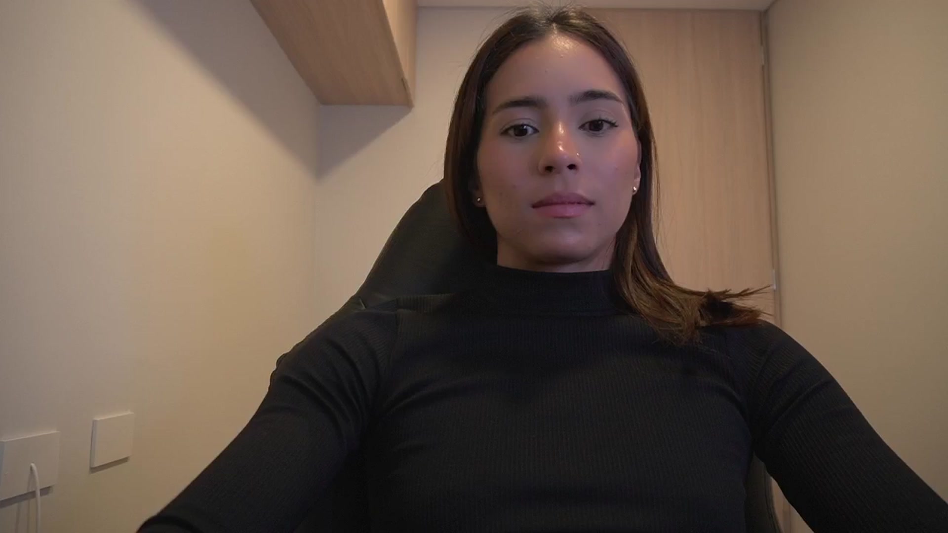 Gallery image thumbnail from Xialing's myfreecams stream on, 05/17/2025, 24:04 image 17 of 20