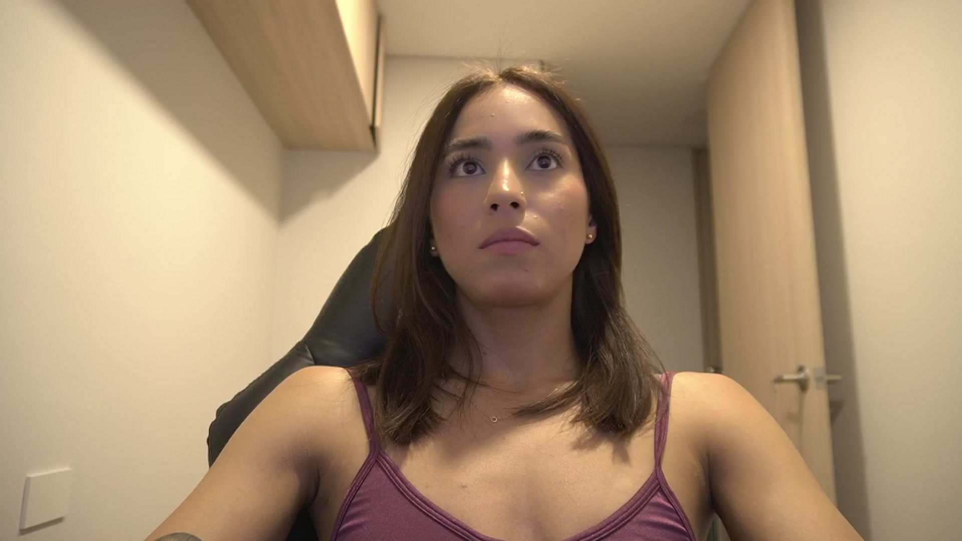 Gallery image thumbnail from Xialing's myfreecams stream on, 05/18/2025, 23:49 image 5 of 20