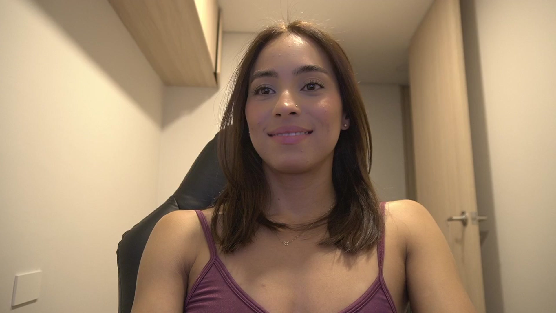 Gallery image thumbnail from Xialing's myfreecams stream on, 05/18/2025, 23:49 image 19 of 20
