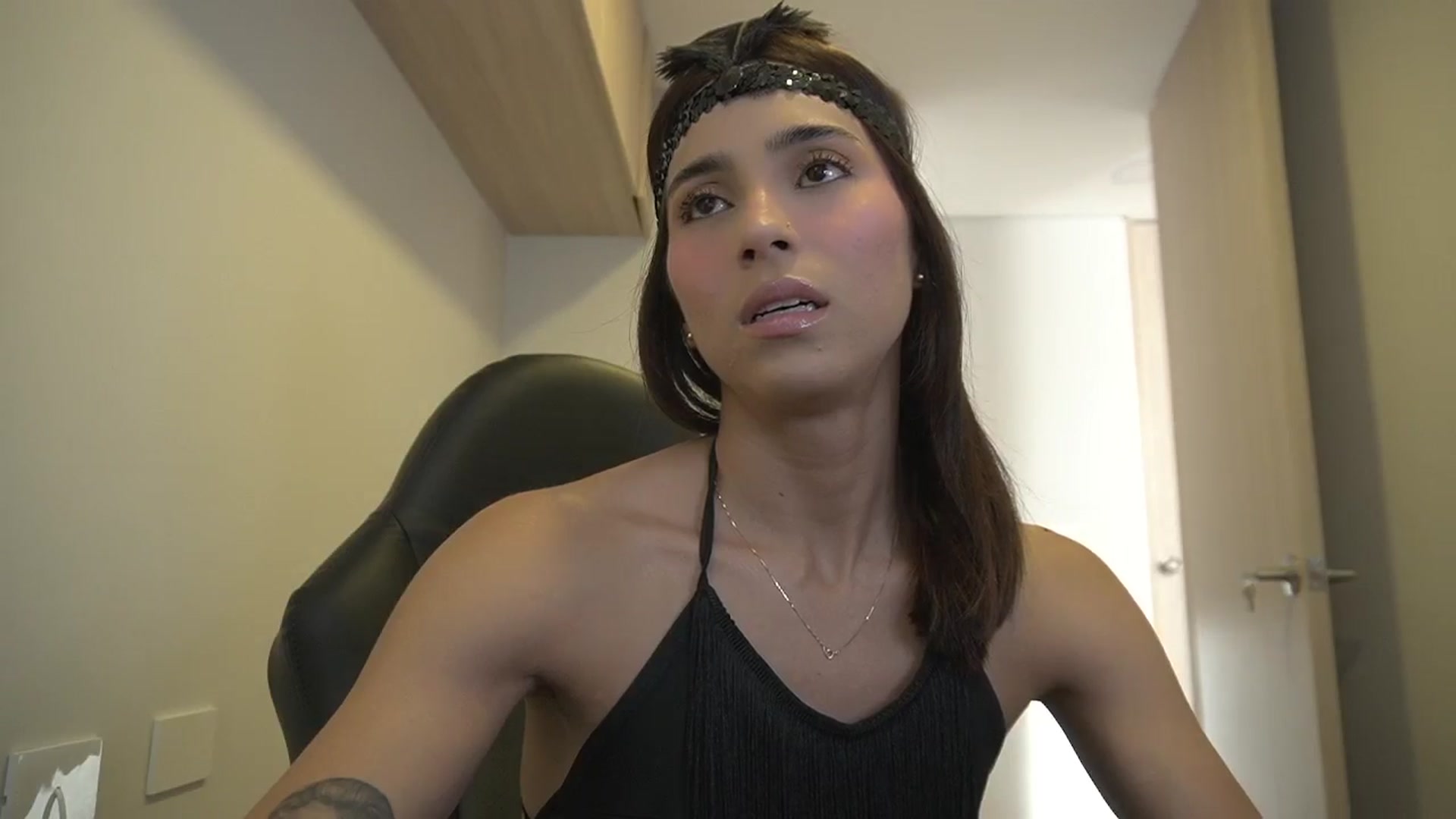 Gallery image thumbnail from Xialing's myfreecams stream on, 05/19/2025, 22:12 image 7 of 20