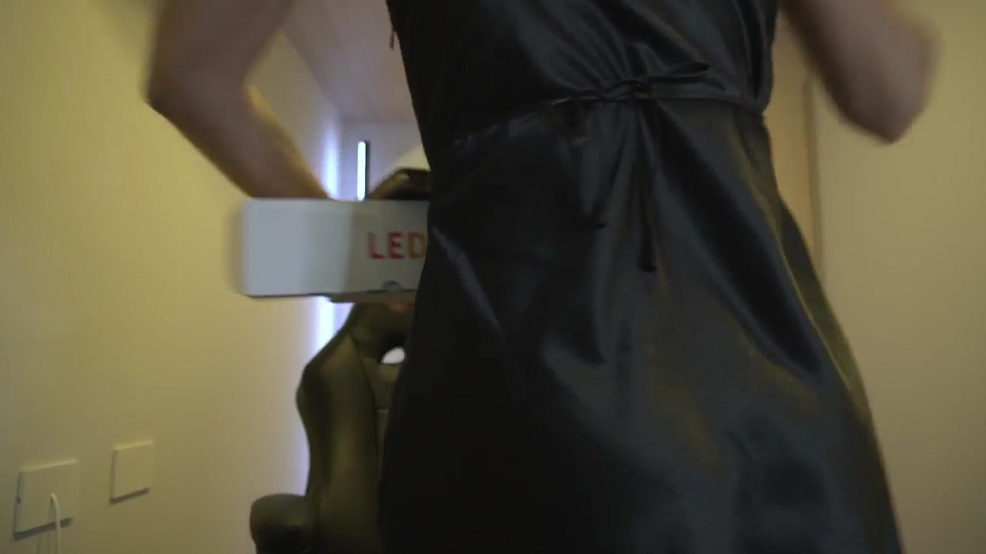 Gallery image thumbnail from Xialing's myfreecams stream on, 05/21/2025, 24:46 image 18 of 20