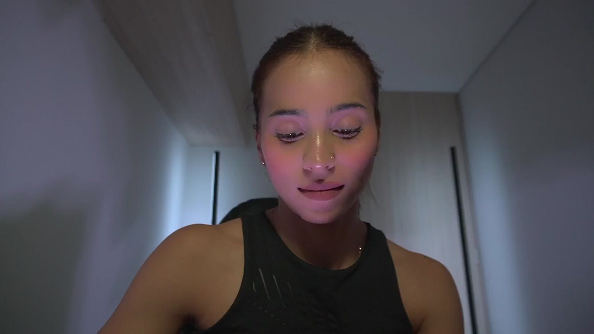Gallery image thumbnail from Xialing's myfreecams stream on, 05/31/2025, 24:01 image 8 of 20