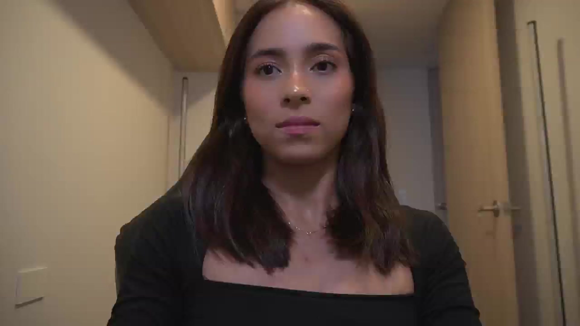 Gallery image thumbnail from Xialing's myfreecams stream on, 06/05/2025, 24:31 image 4 of 20