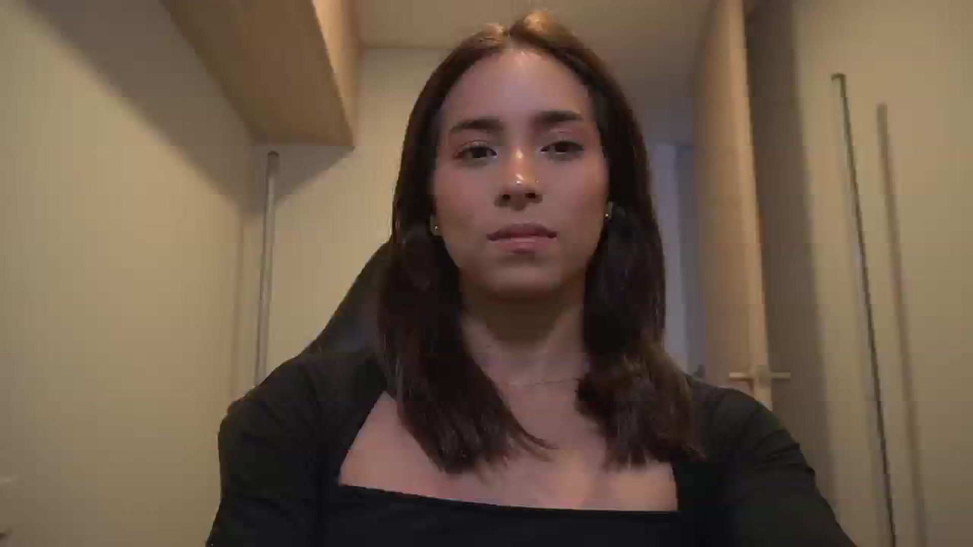 Gallery image thumbnail from Xialing's myfreecams stream on, 06/05/2025, 24:31 image 1 of 20