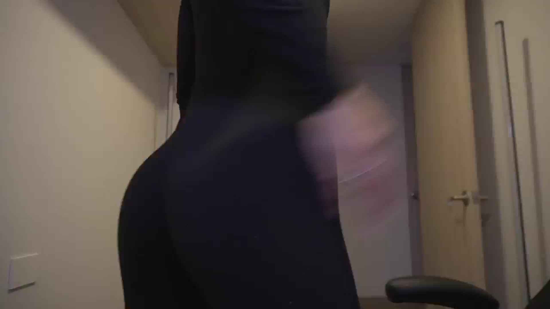 Gallery image thumbnail from Xialing's myfreecams stream on, 06/05/2025, 24:31 image 6 of 20