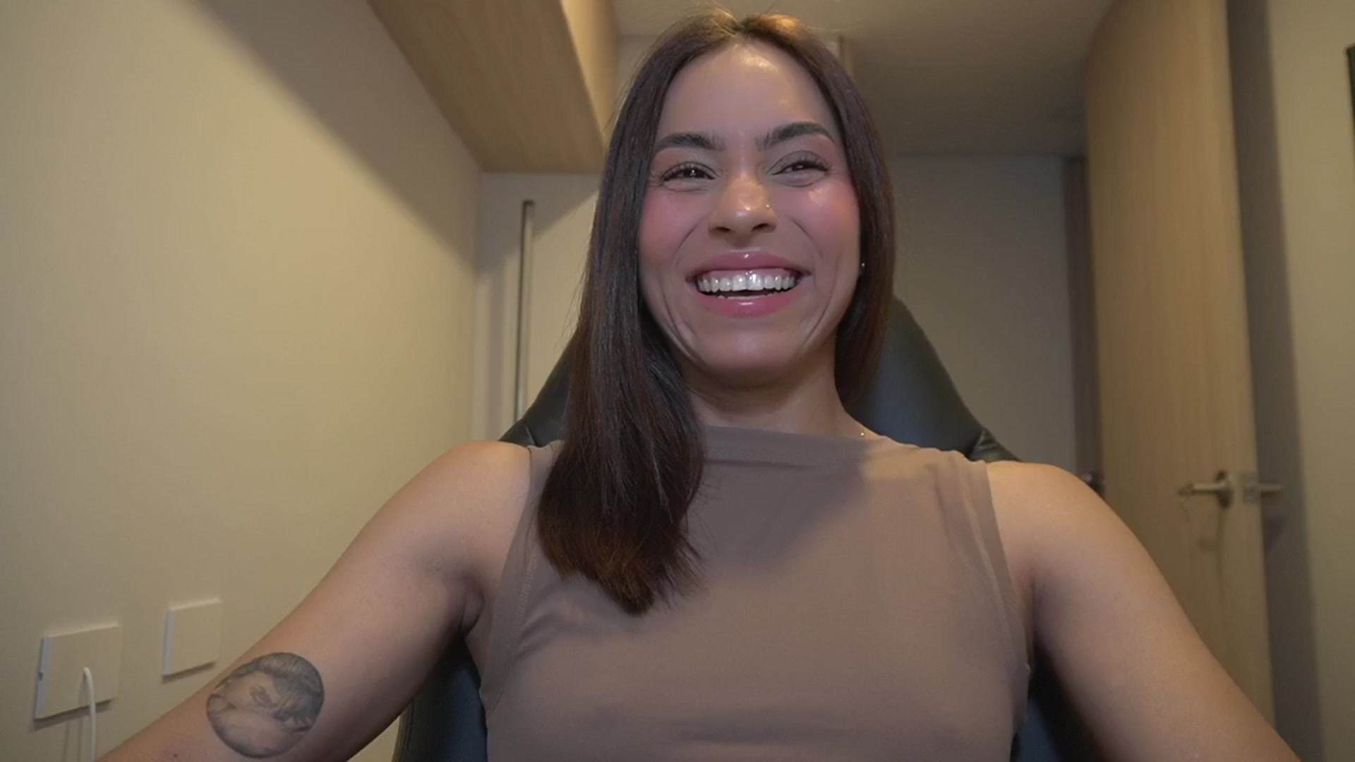 Gallery image thumbnail from Xialing's myfreecams stream on, 06/17/2025, 23:48 image 7 of 20