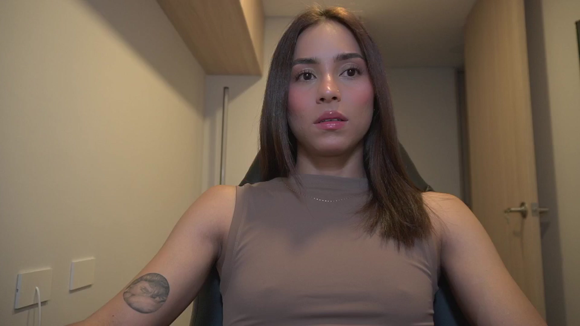 Gallery image thumbnail from Xialing's myfreecams stream on, 06/17/2025, 23:48 image 2 of 20
