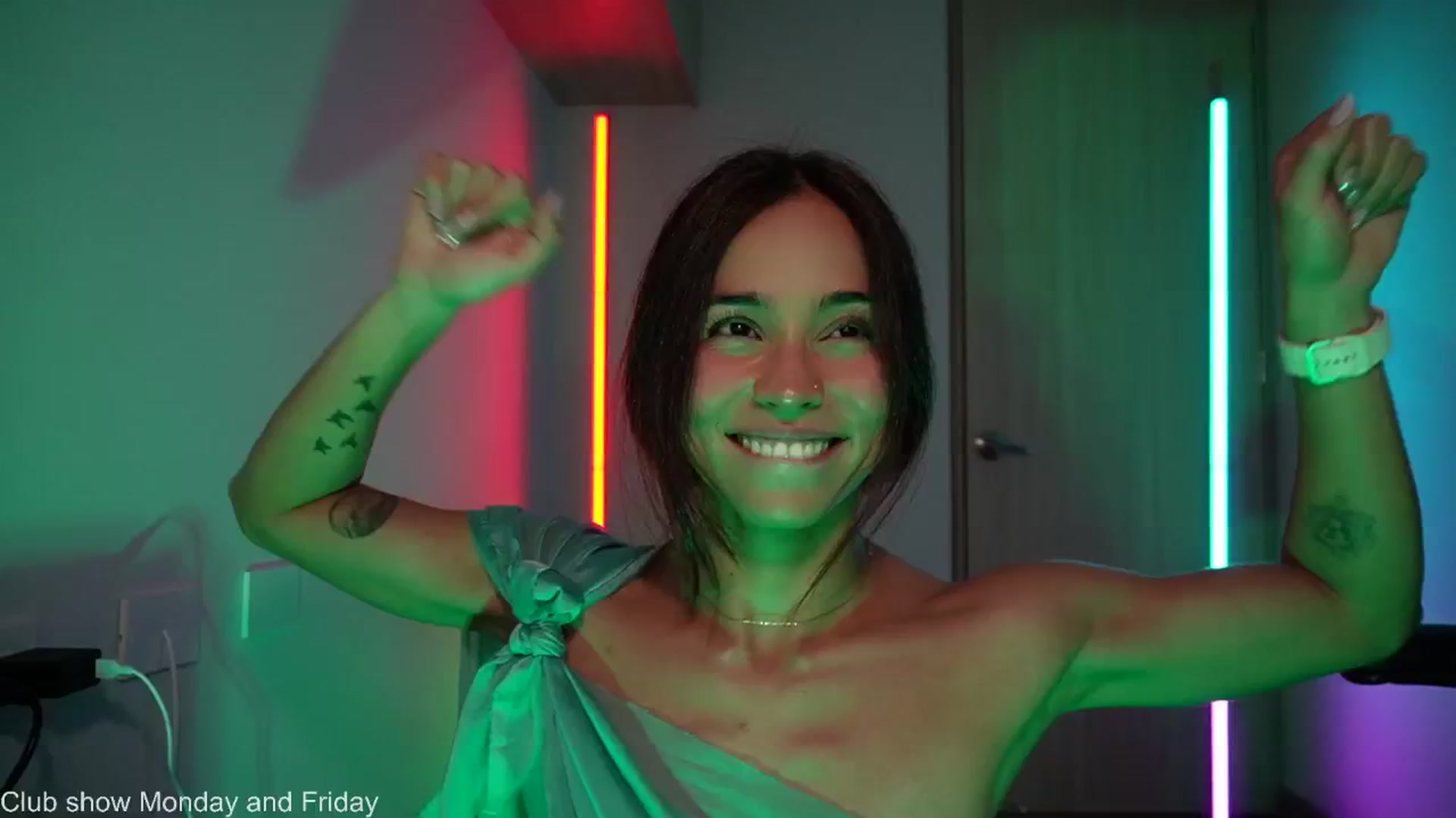 Gallery image thumbnail from Xialing's myfreecams stream on, 06/24/2025, 23:43 image 14 of 20