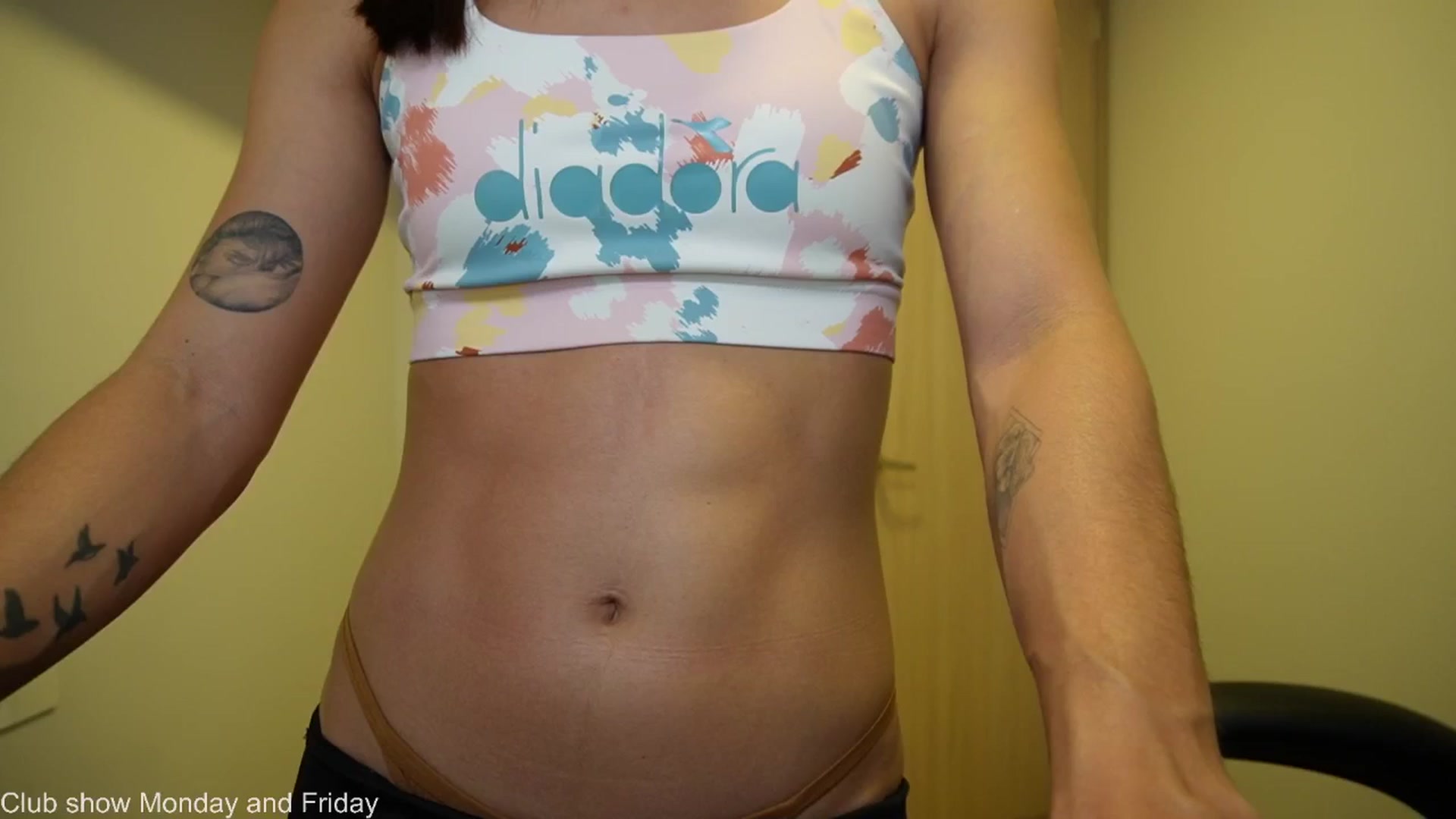 Gallery image thumbnail from Xialing's myfreecams stream on, 07/25/2025, 23:47 image 1 of 20