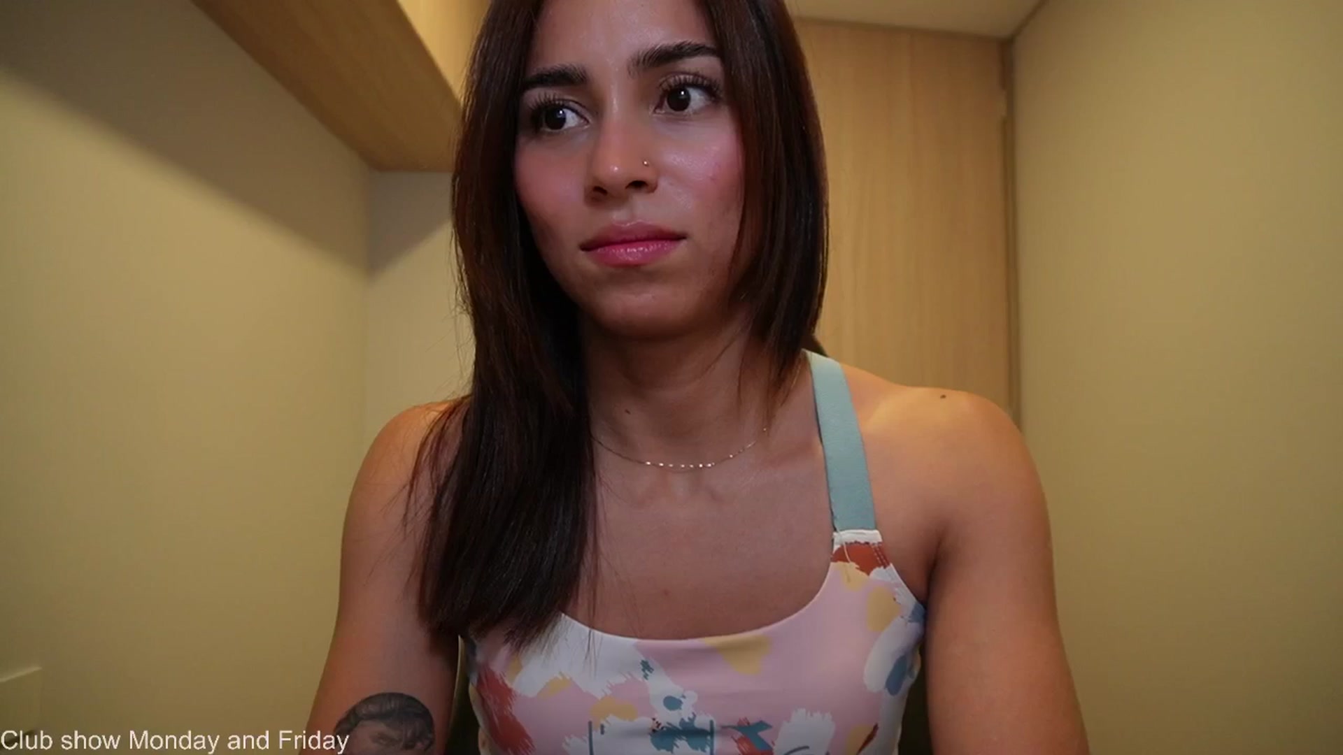 Gallery image thumbnail from Xialing's myfreecams stream on, 07/25/2025, 23:47 image 12 of 20