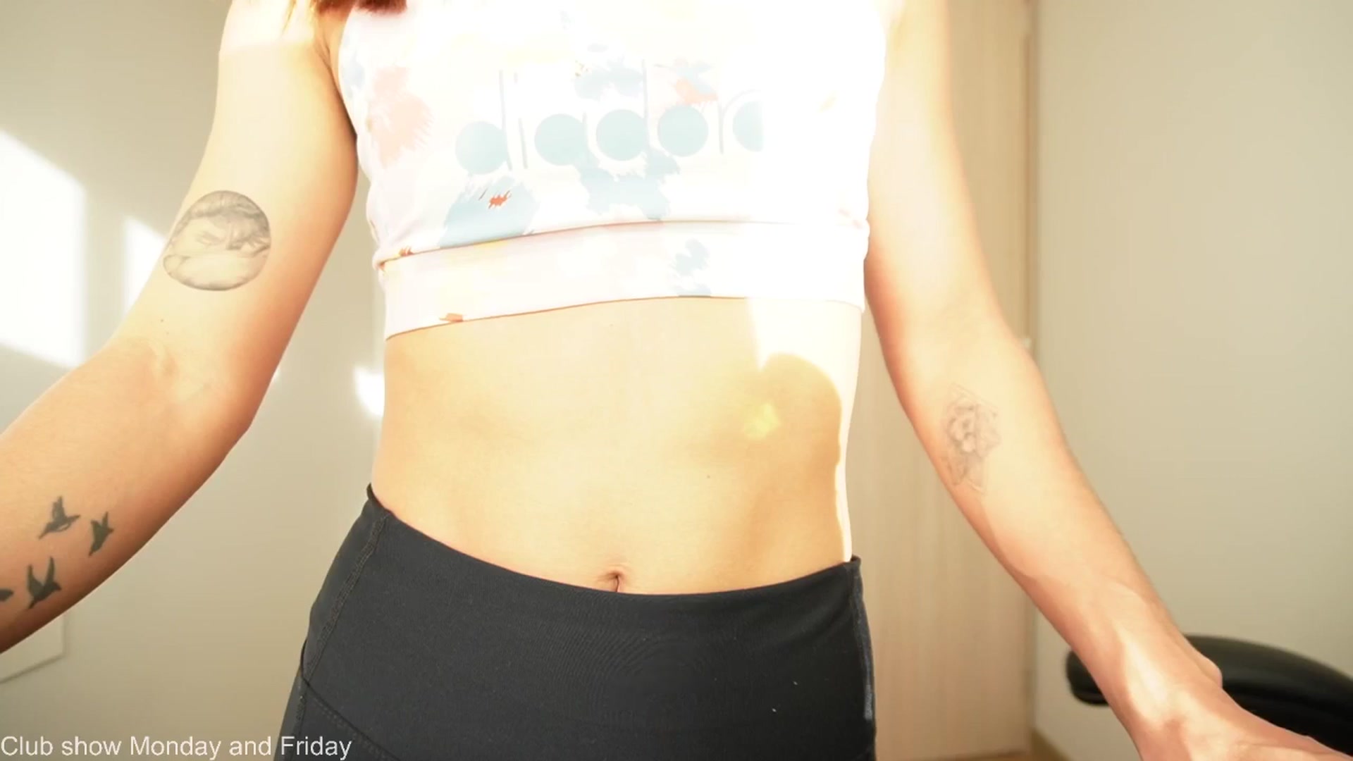 Gallery image thumbnail from Xialing's myfreecams stream on, 07/25/2025, 23:47 image 4 of 20