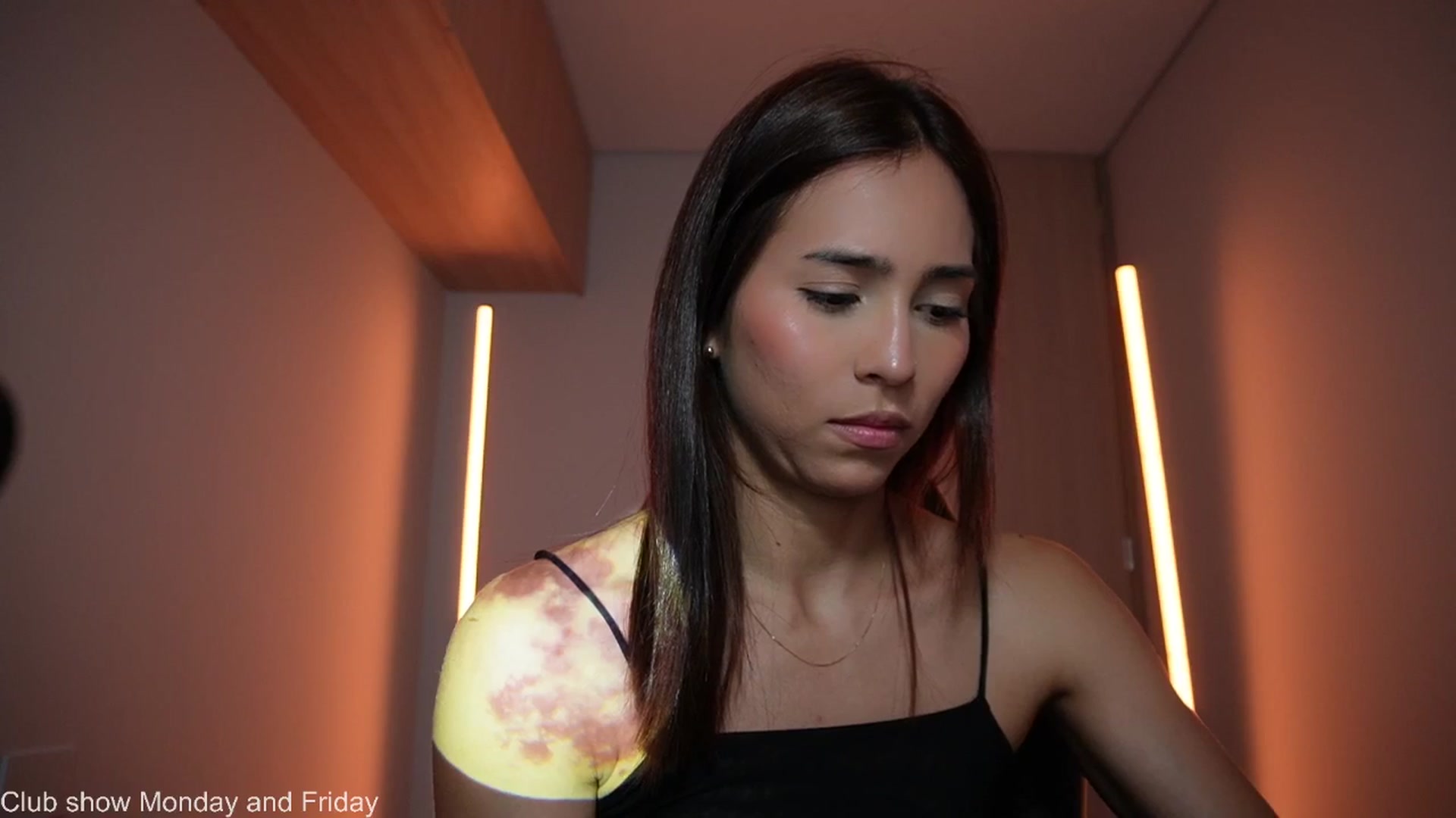 Gallery image thumbnail from Xialing's myfreecams stream on, 07/30/2025, 23:56 image 15 of 20