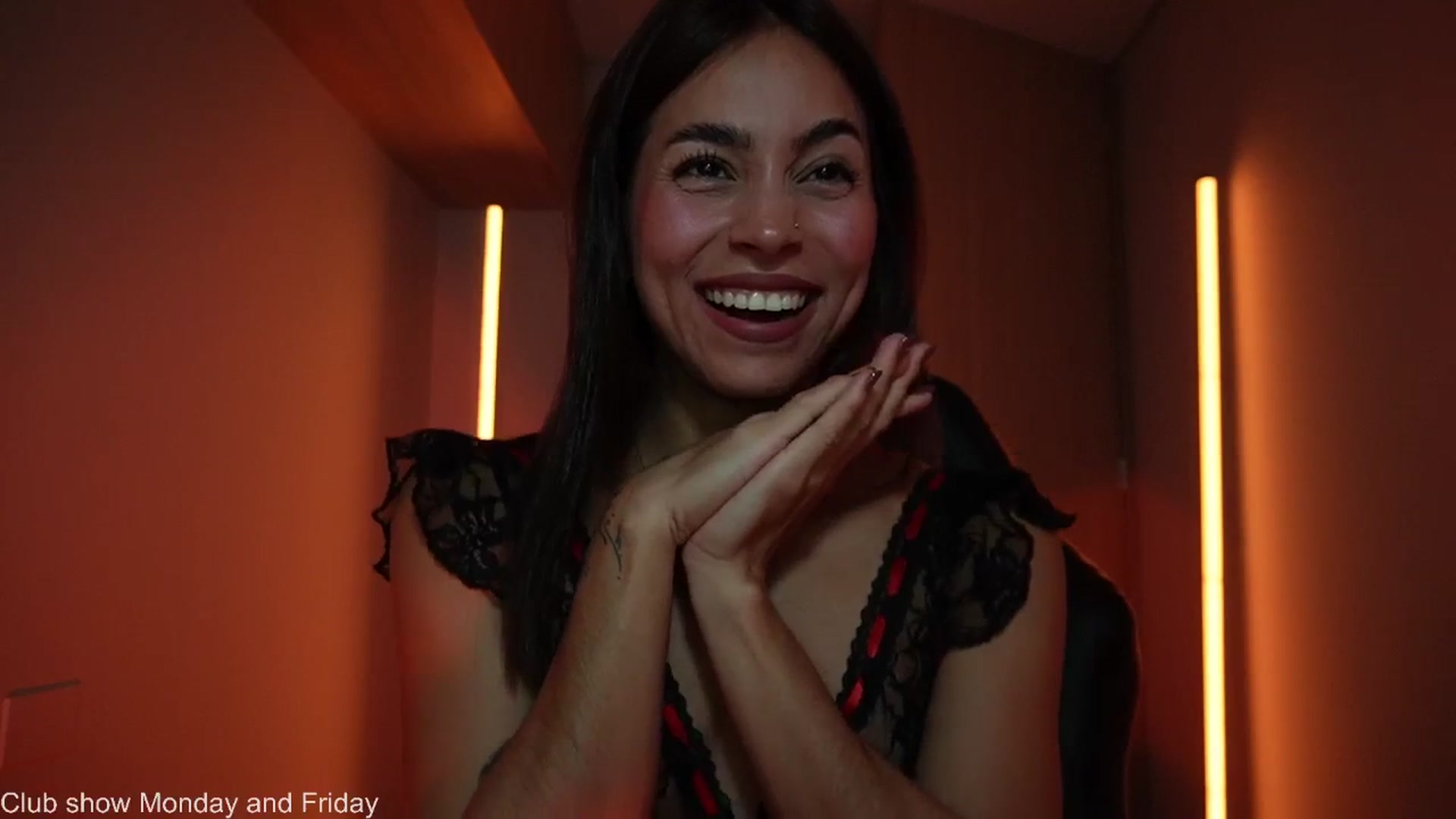 Gallery image thumbnail from Xialing's myfreecams stream on, 08/06/2025, 24:30 image 19 of 20