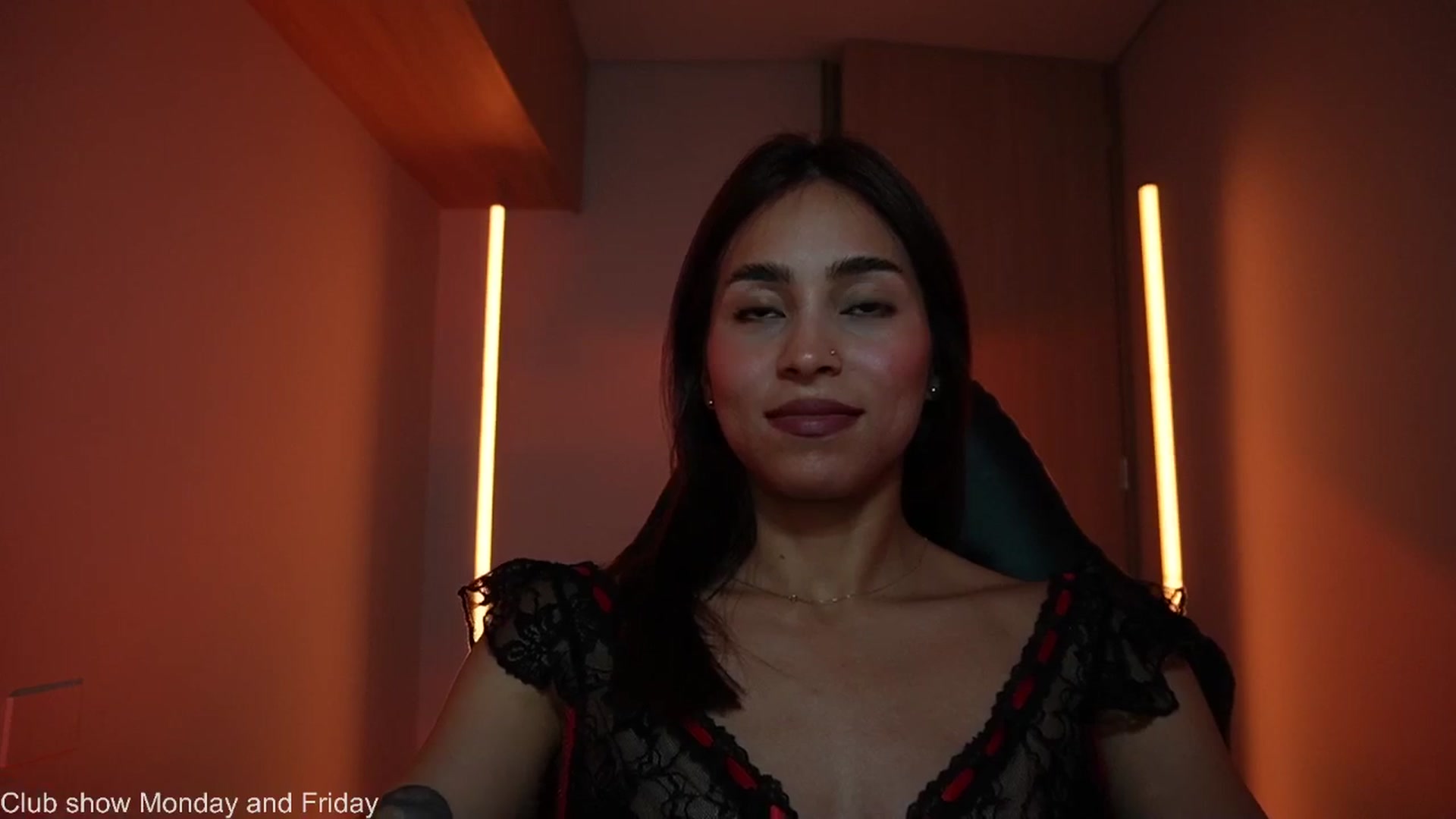 Gallery image thumbnail from Xialing's myfreecams stream on, 08/06/2025, 24:30 image 17 of 20