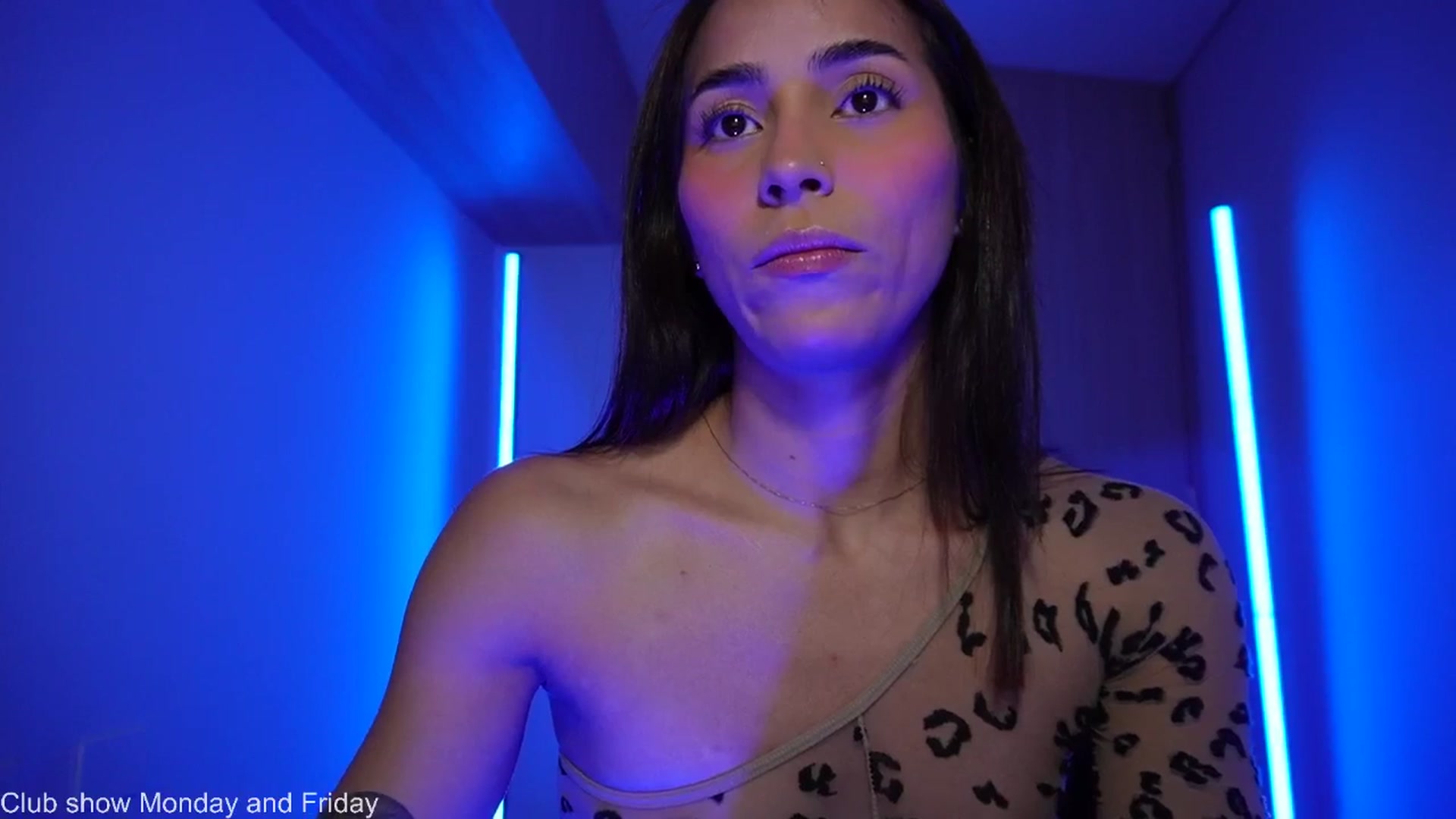 Gallery image thumbnail from Xialing's myfreecams stream on, 08/10/2025, 22:00 image 19 of 20