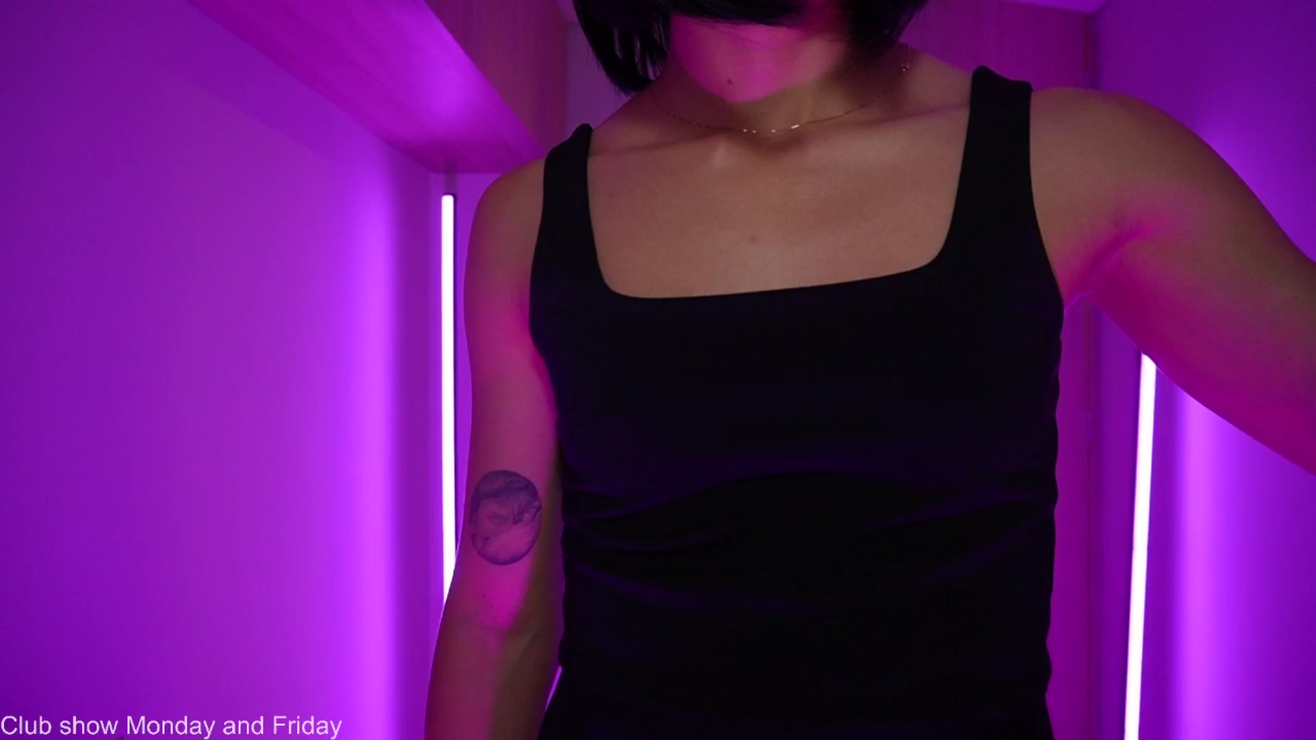 Gallery image thumbnail from Xialing's myfreecams stream on, 08/11/2025, 23:54 image 15 of 20