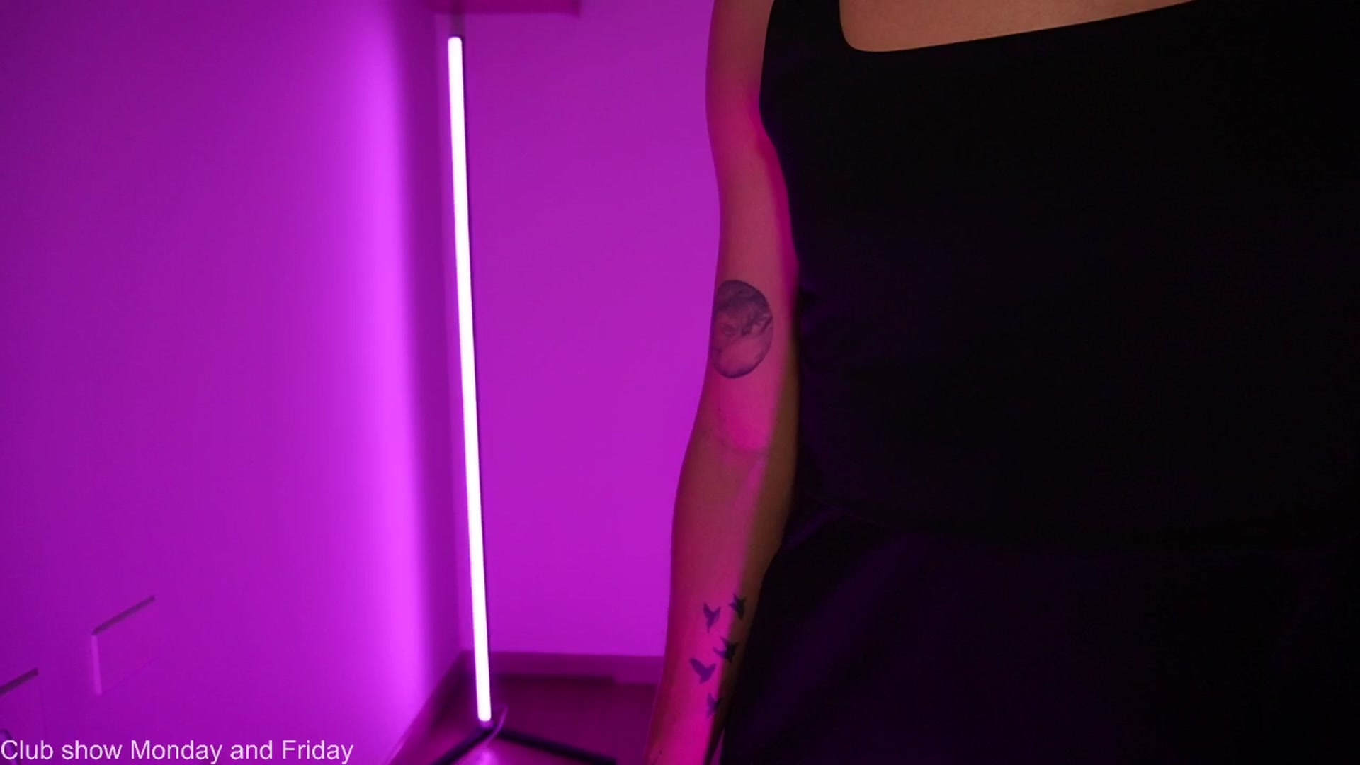Gallery image thumbnail from Xialing's myfreecams stream on, 08/11/2025, 23:54 image 11 of 20