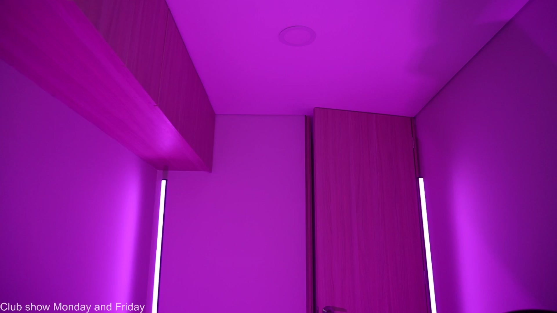 Gallery image thumbnail from Xialing's myfreecams stream on, 08/11/2025, 23:54 image 9 of 20