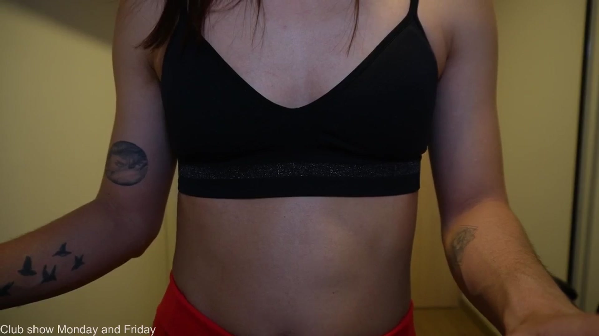 Gallery image thumbnail from Xialing's myfreecams stream on, 08/13/2025, 24:10 image 15 of 20