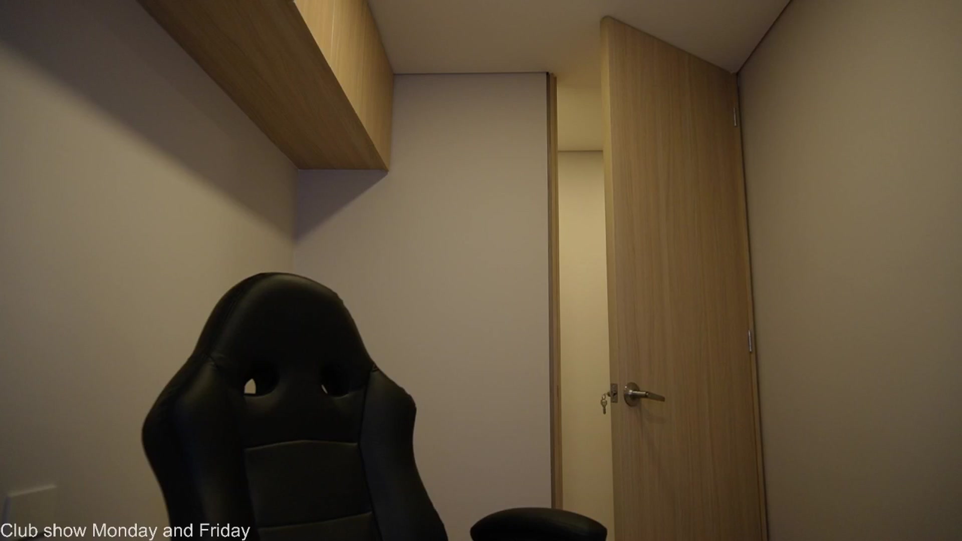 Gallery image thumbnail from Xialing's myfreecams stream on, 08/15/2025, 23:55 image 2 of 20