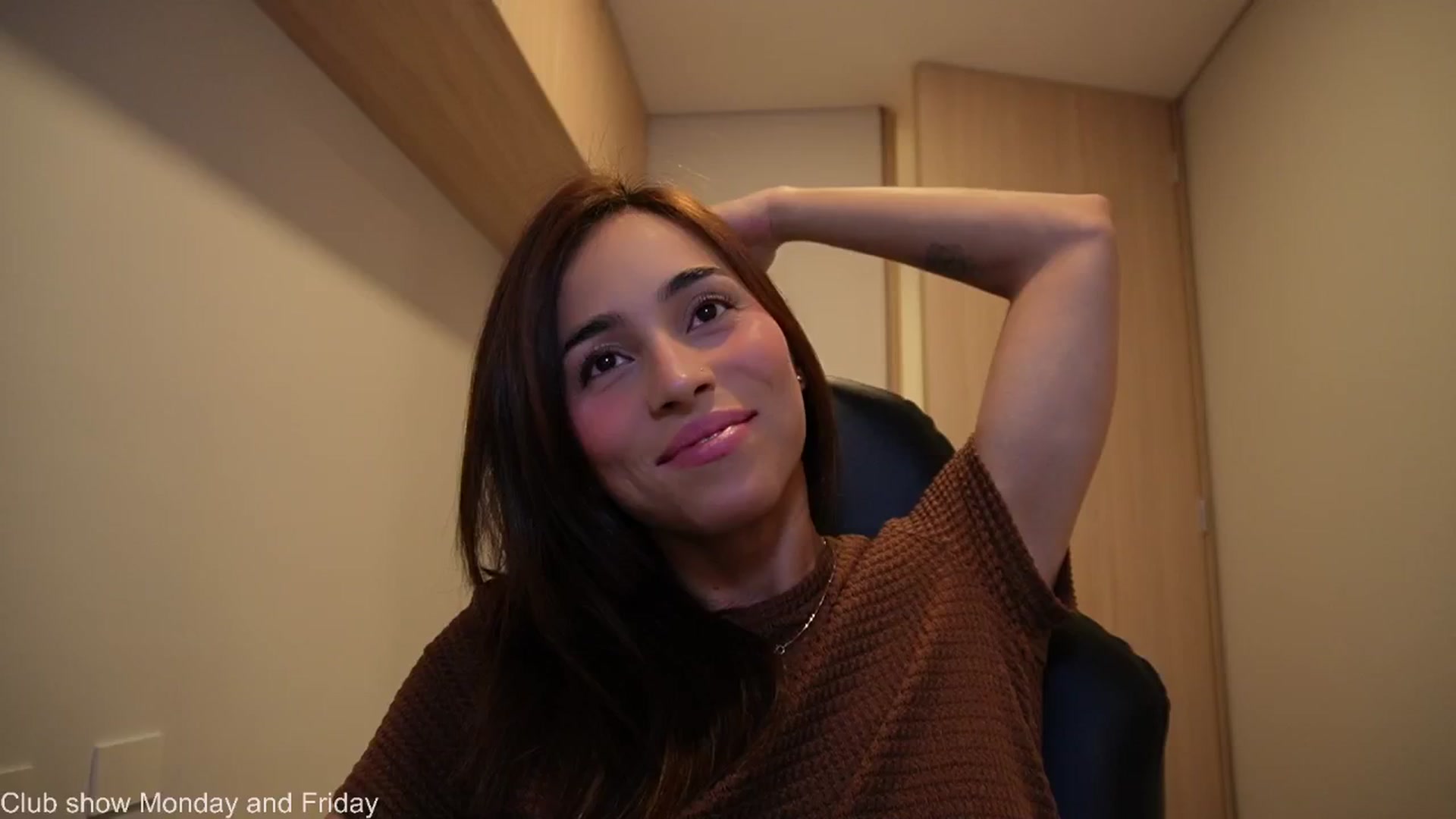 Gallery image thumbnail from Xialing's myfreecams stream on, 08/15/2025, 23:55 image 11 of 20