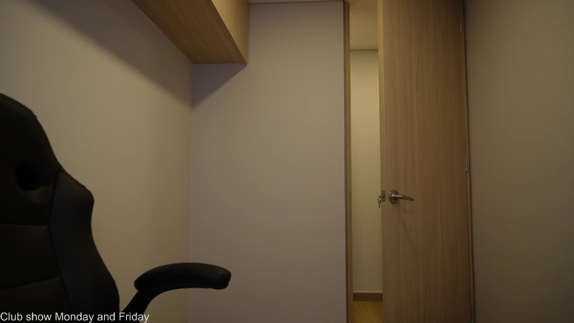 Gallery image thumbnail from Xialing's myfreecams stream on, 08/18/2025, 23:59 image 19 of 20