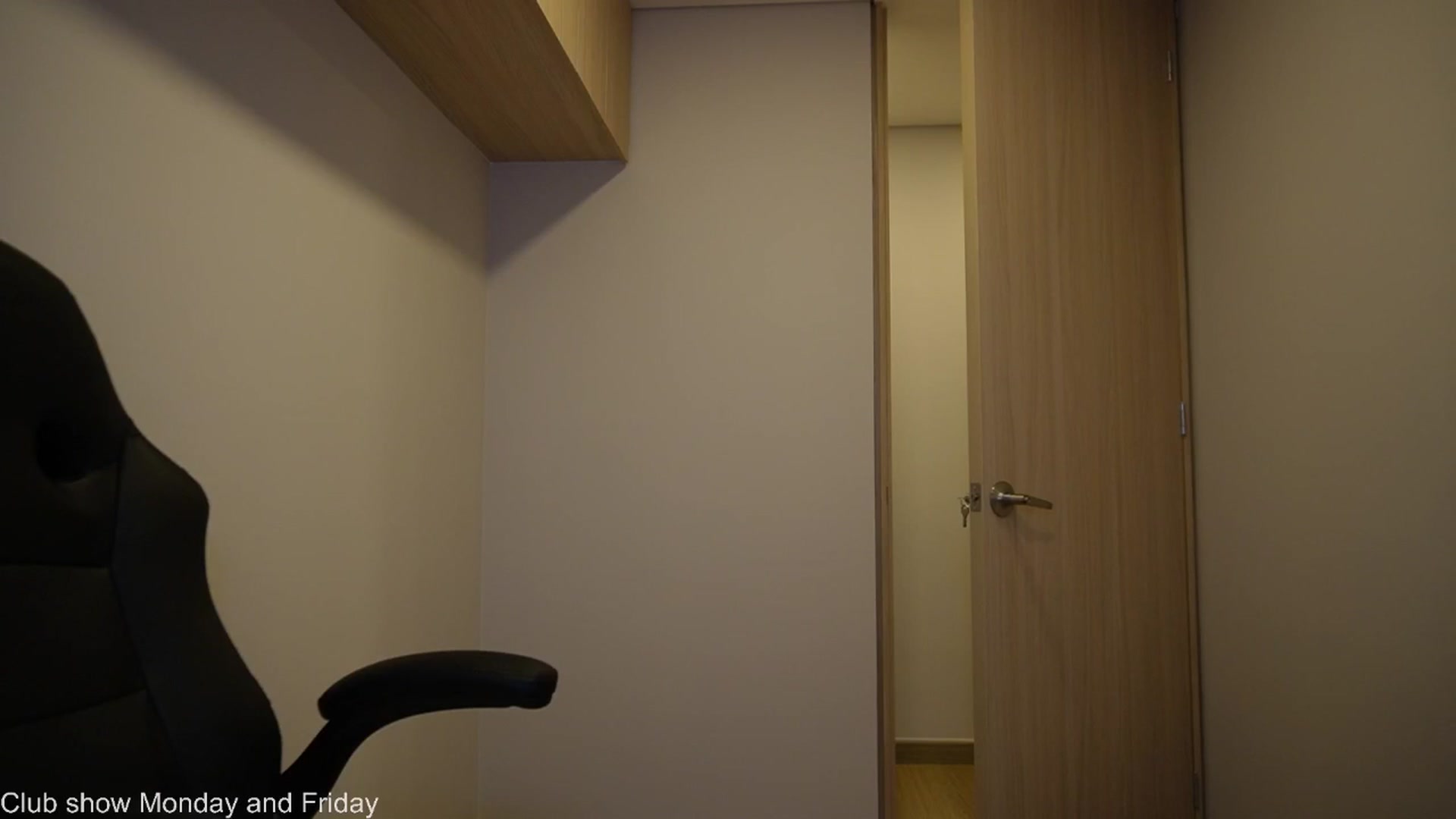 Gallery image thumbnail from Xialing's myfreecams stream on, 08/18/2025, 23:59 image 20 of 20