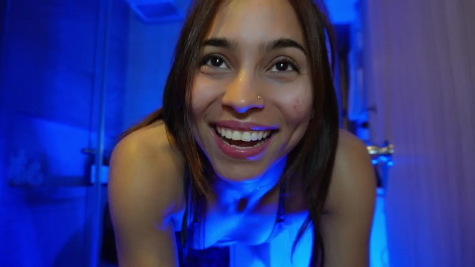 Gallery image thumbnail from Xialing's myfreecams stream on, 08/30/2025, 24:00 image 4 of 20