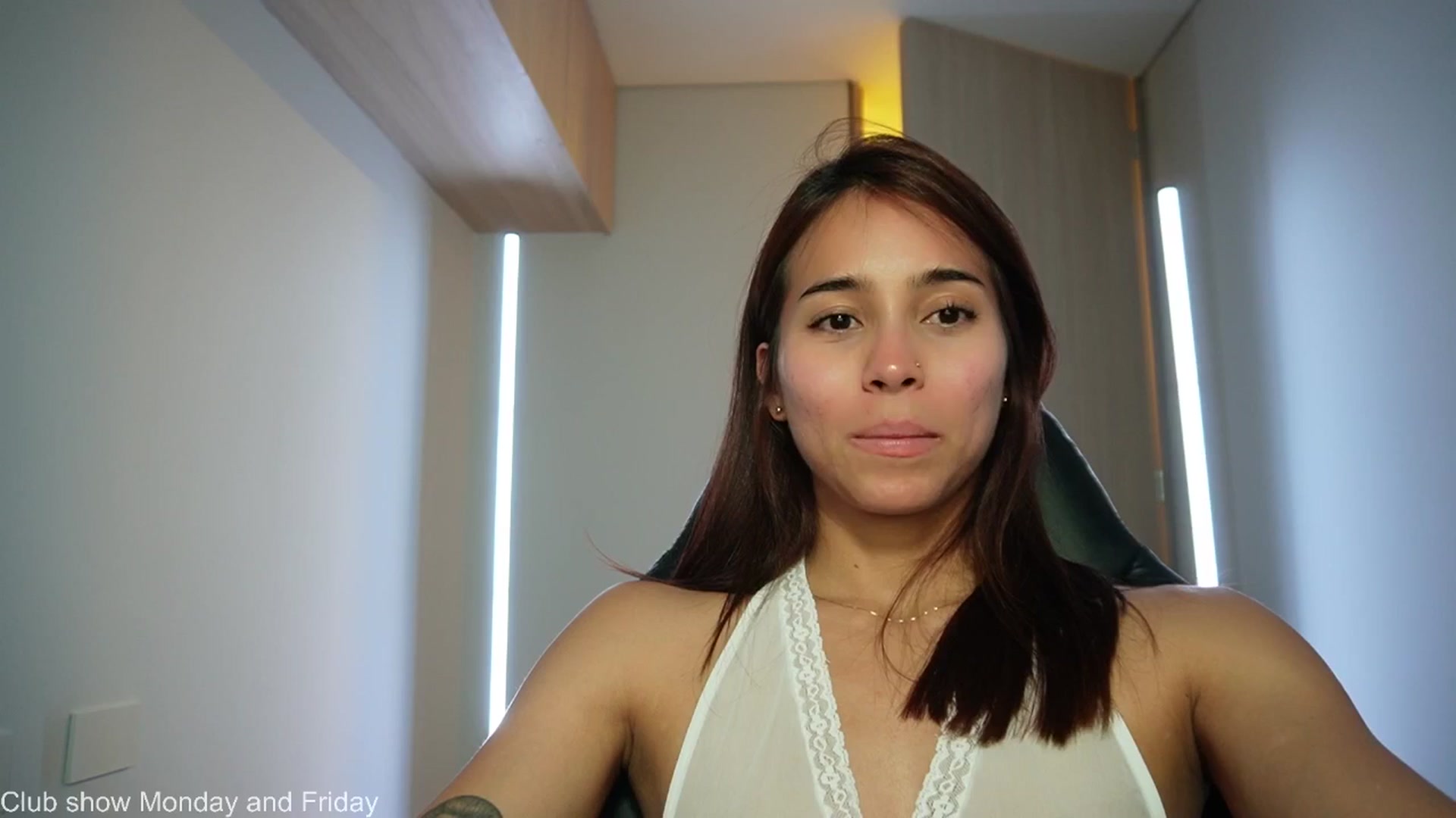 Gallery image thumbnail from Xialing's myfreecams stream on, 09/01/2025, 23:59 image 3 of 20