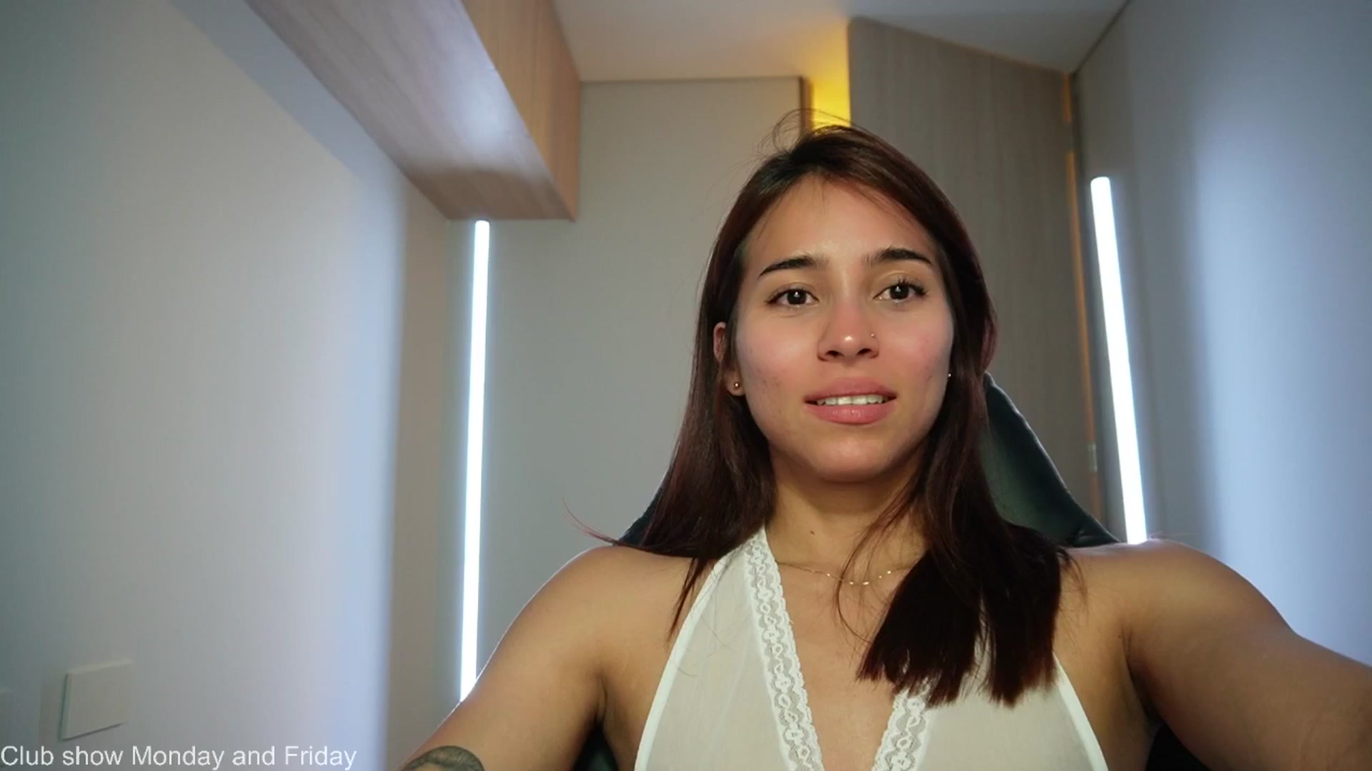 Gallery image thumbnail from Xialing's myfreecams stream on, 09/01/2025, 23:59 image 2 of 20