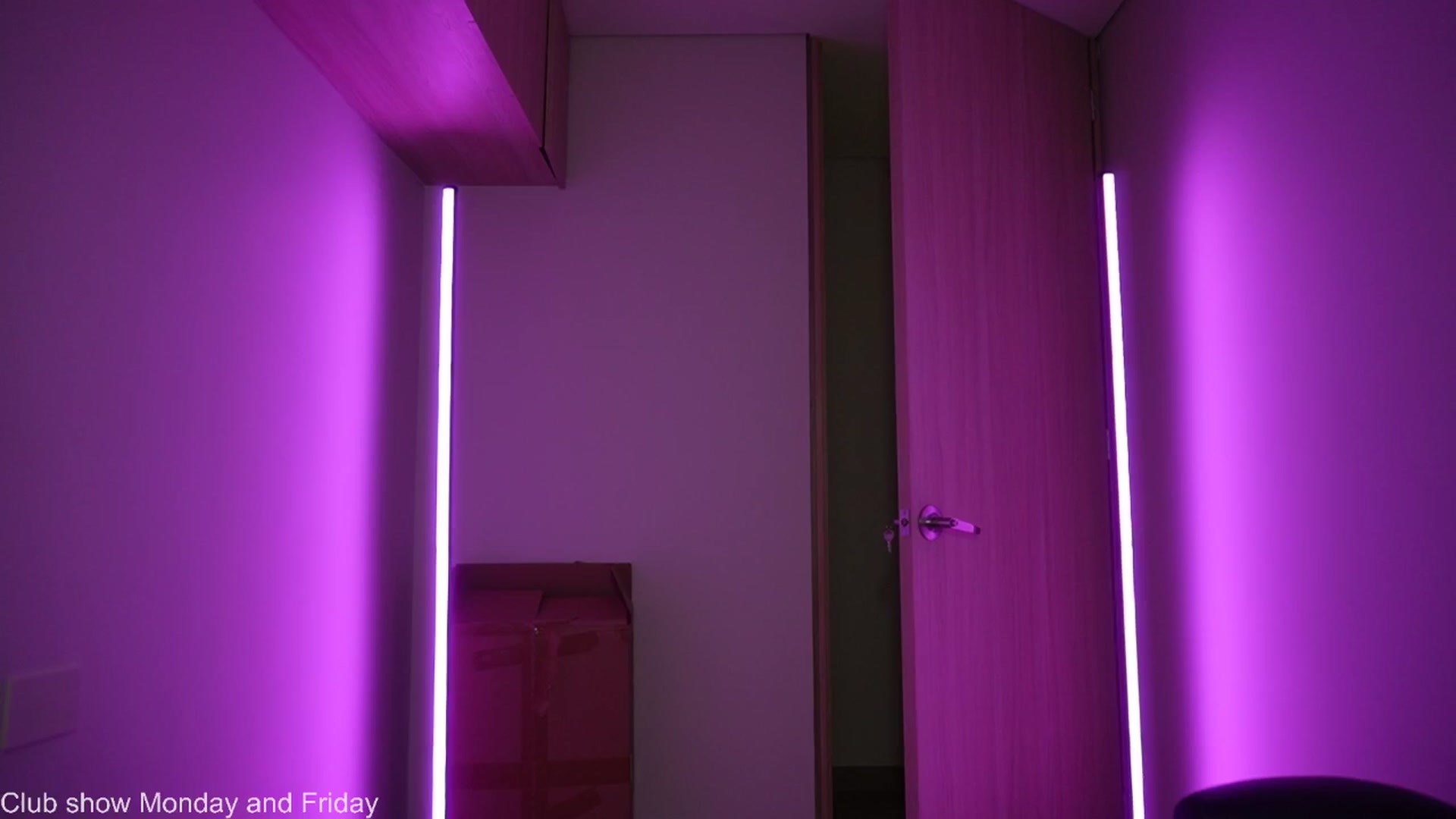 Gallery image thumbnail from Xialing's myfreecams stream on, 09/19/2025, 23:59 image 18 of 20