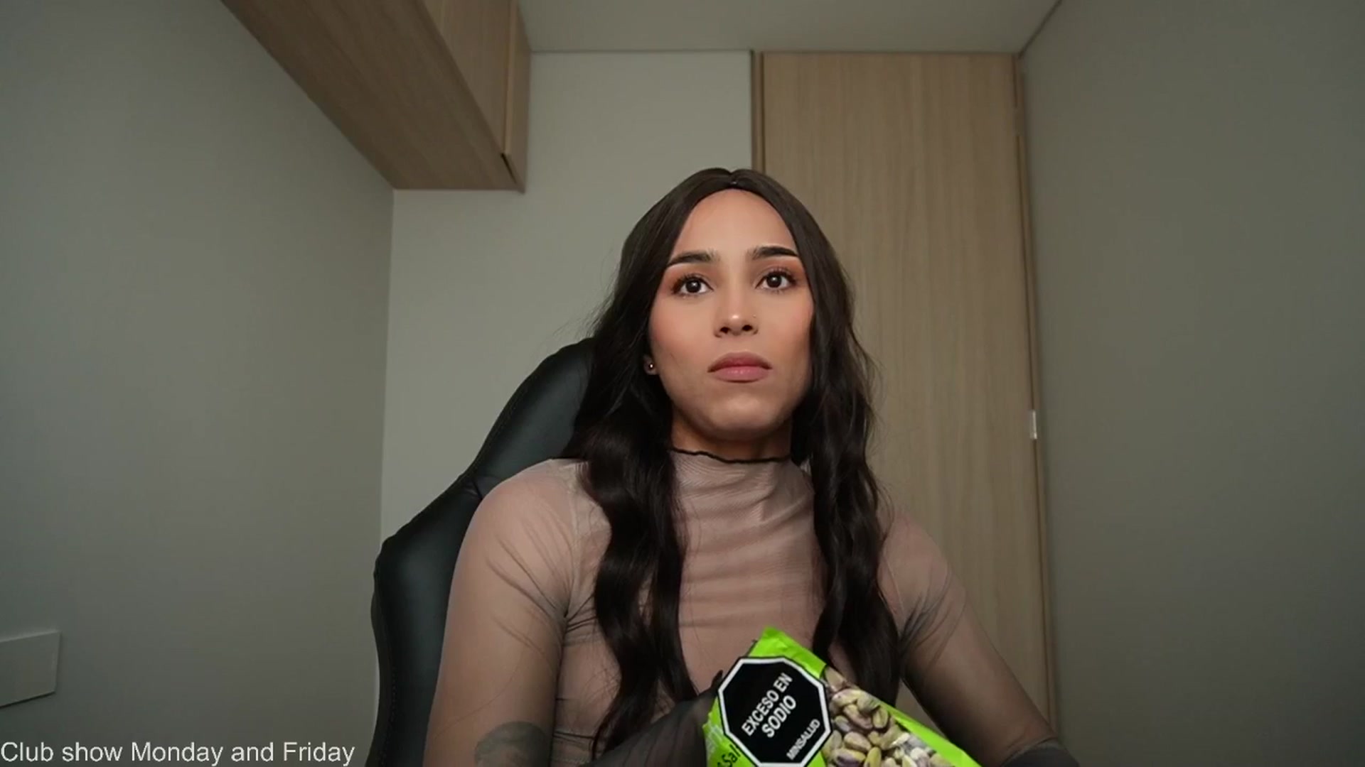 Gallery image thumbnail from Xialing's myfreecams stream on, 10/03/2025, 23:42 image 4 of 20