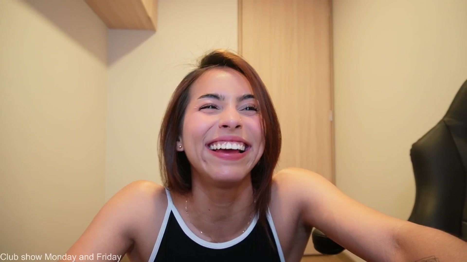 Gallery image thumbnail from Xialing's myfreecams stream on, 10/07/2025, 24:05 image 20 of 20