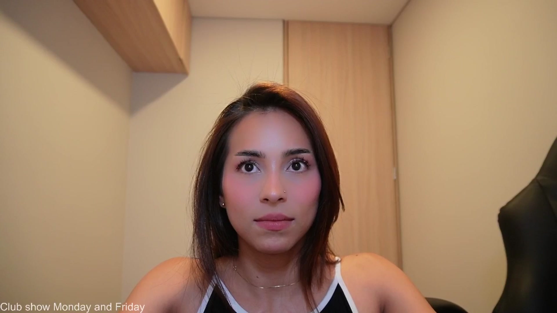 Gallery image thumbnail from Xialing's myfreecams stream on, 10/07/2025, 24:05 image 13 of 20