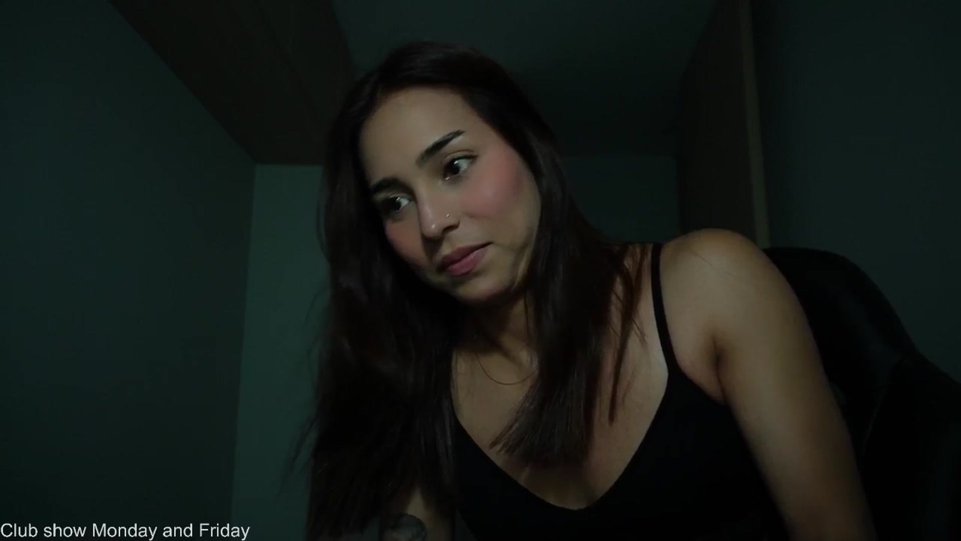 Gallery image thumbnail from Xialing's myfreecams stream on, 10/13/2025, 23:49 image 12 of 20