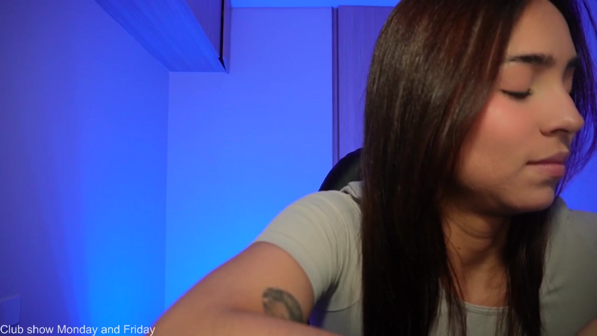 Gallery image thumbnail from Xialing's myfreecams stream on, 10/27/2025, 23:31 image 10 of 20