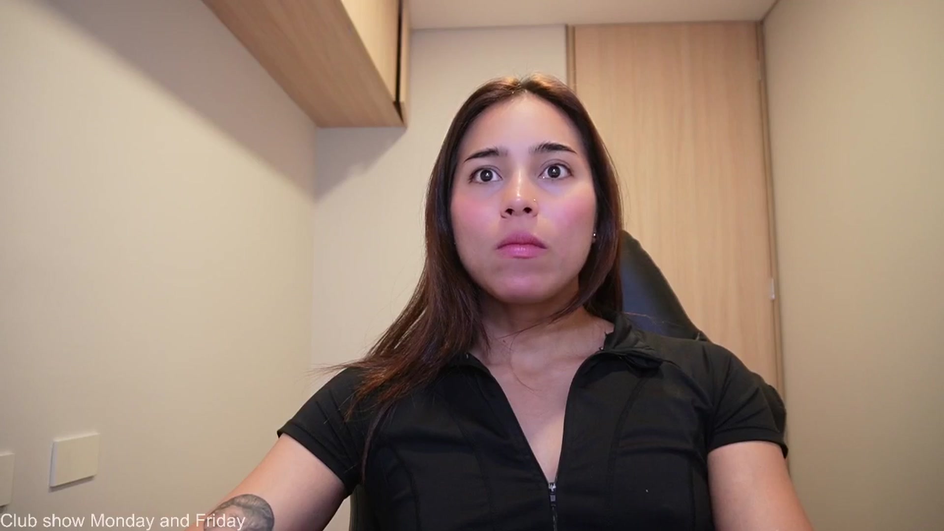 Gallery image thumbnail from Xialing's myfreecams stream on, 11/17/2025, 23:54 image 5 of 20