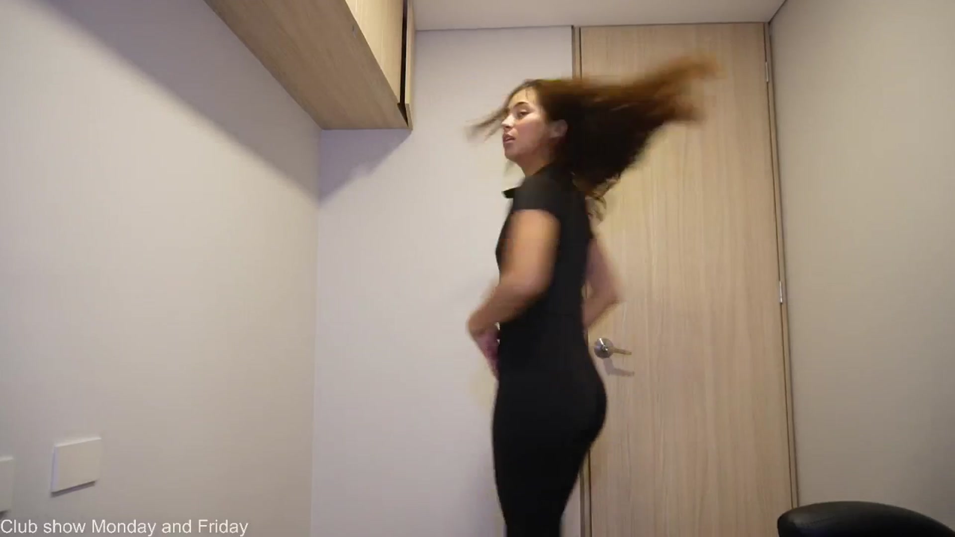 Gallery image thumbnail from Xialing's myfreecams stream on, 11/17/2025, 23:54 image 14 of 20