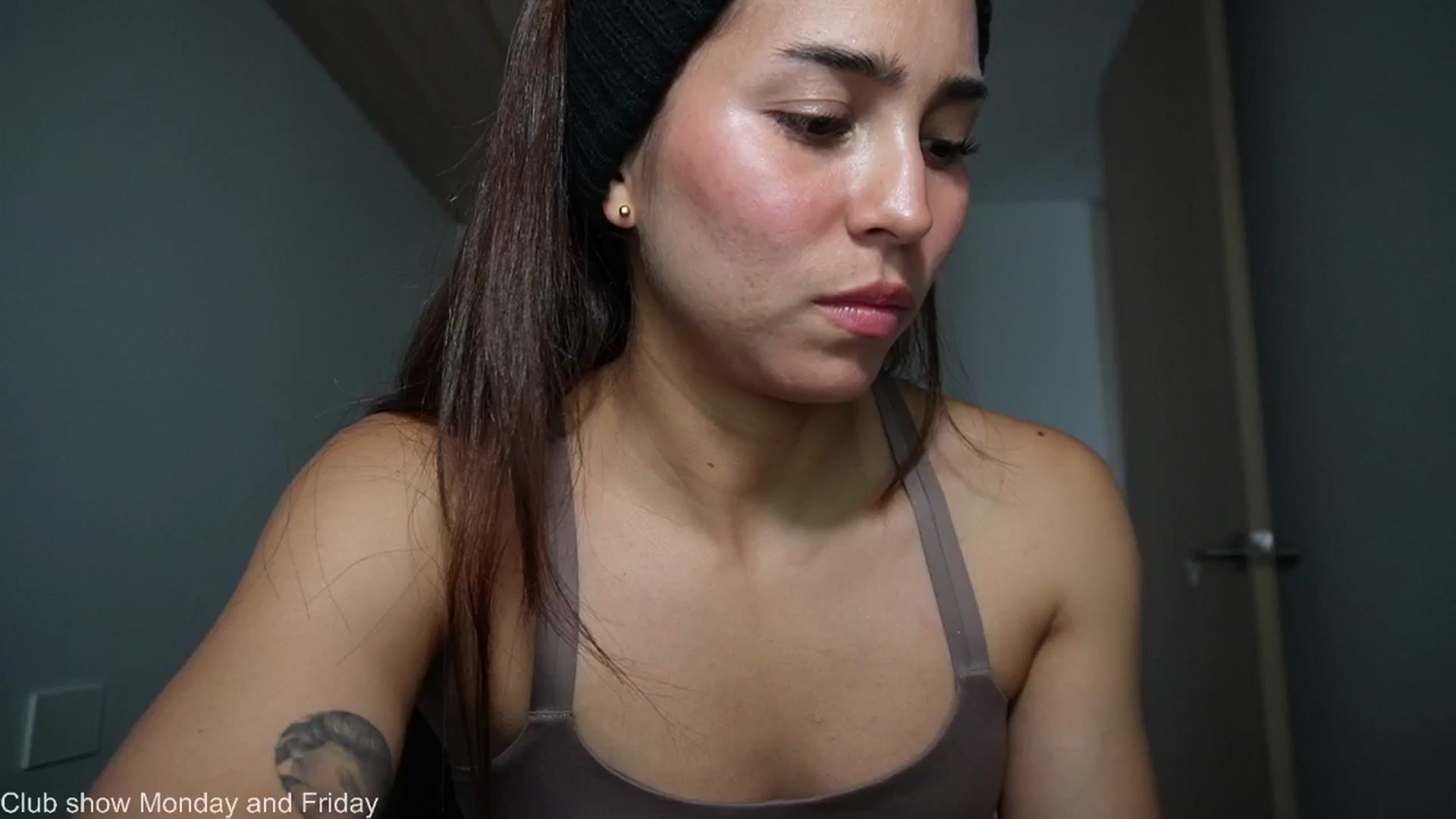 Gallery image thumbnail from Xialing's myfreecams stream on, 11/25/2025, 09:15 image 4 of 20