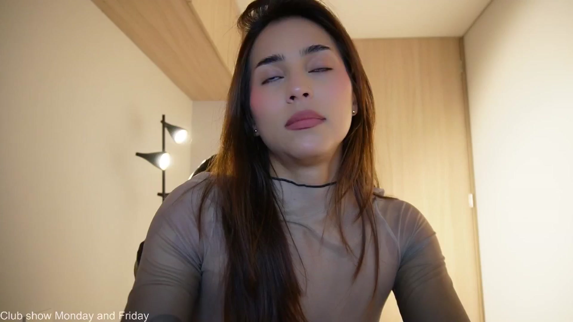 Gallery image thumbnail from Xialing's myfreecams stream on, 12/17/2025, 01:32 image 10 of 20