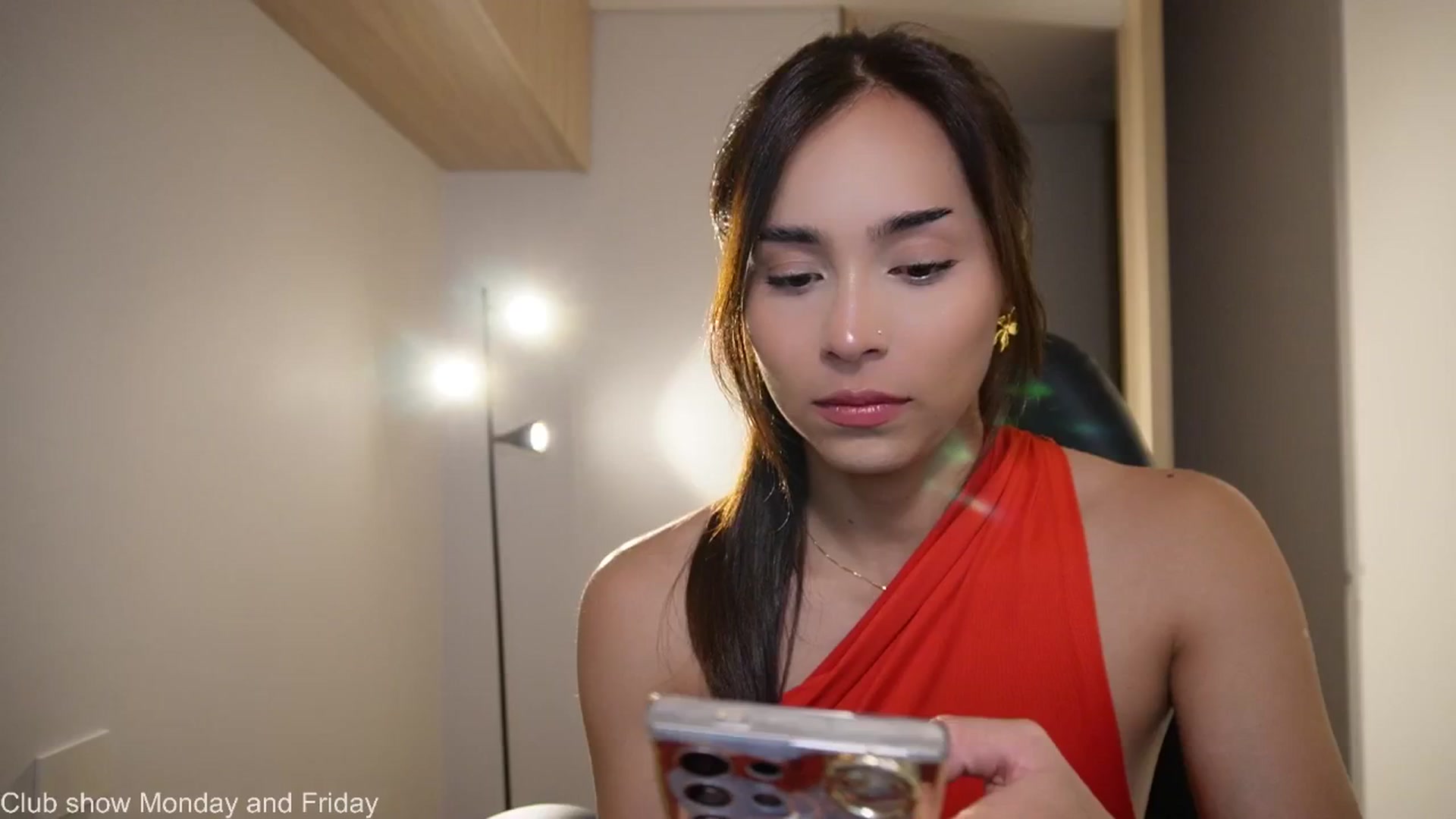 Gallery image thumbnail from Xialing's myfreecams stream on, 12/31/2025, 24:01 image 12 of 20