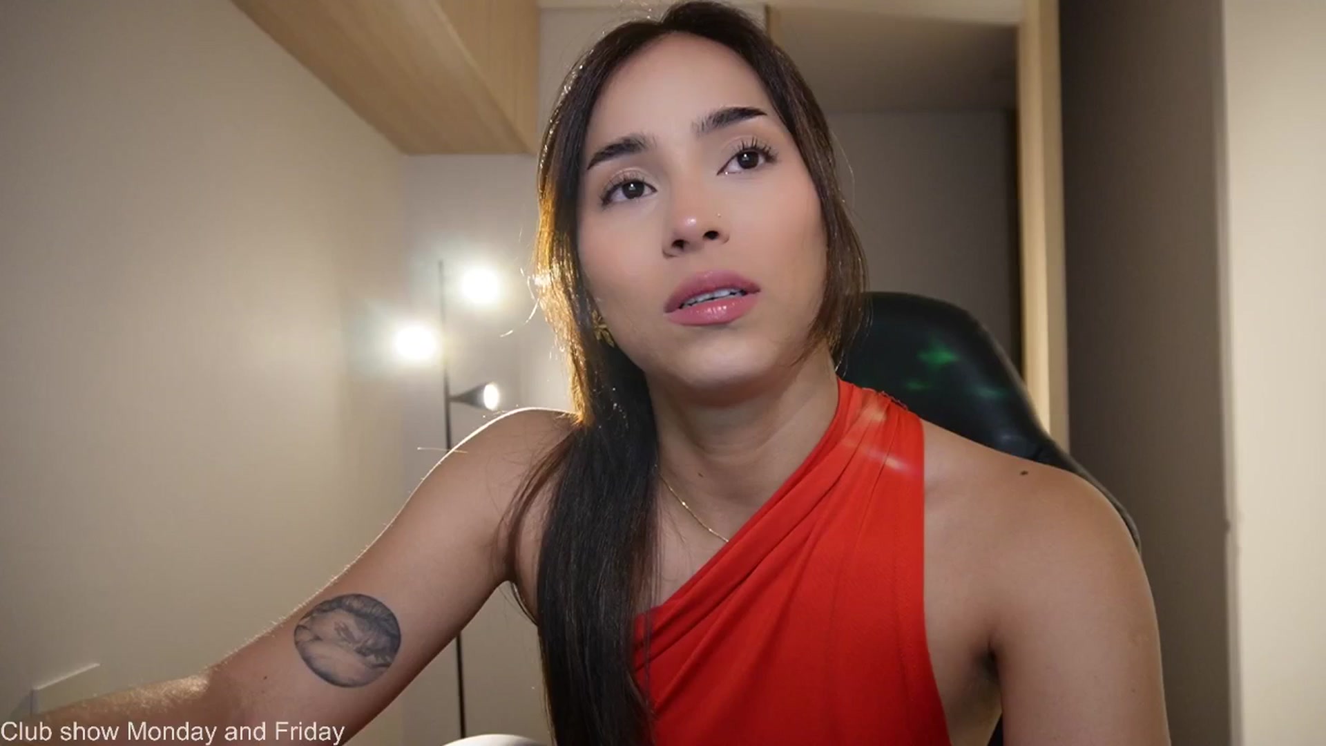Gallery image thumbnail from Xialing's myfreecams stream on, 12/31/2025, 24:42 image 1 of 20