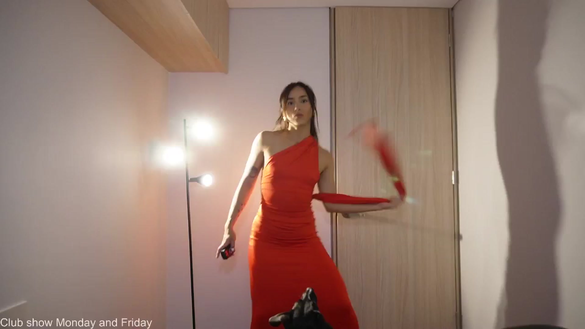 Gallery image thumbnail from Xialing's myfreecams stream on, 12/31/2025, 24:42 image 16 of 20