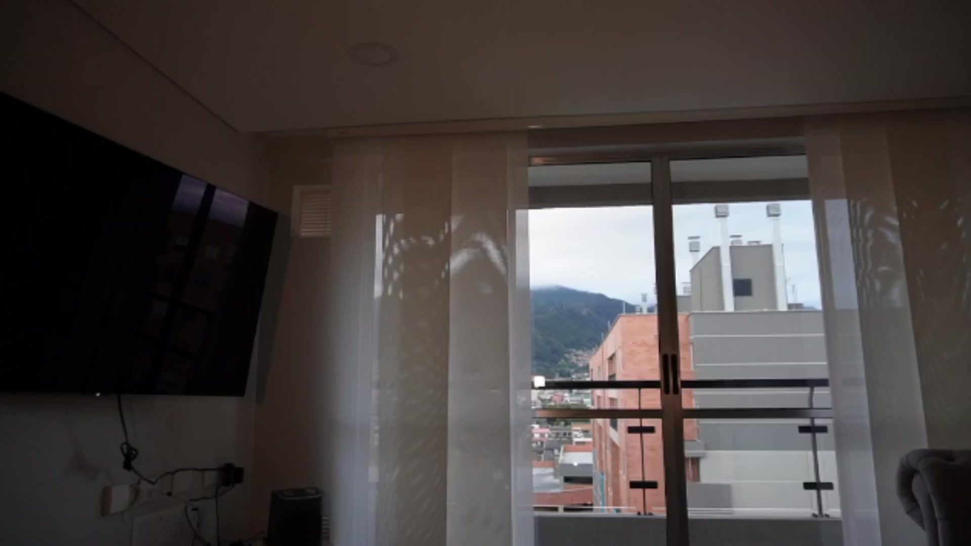 Gallery image thumbnail from Xialing's myfreecams stream on, 01/14/2026, 23:05 image 15 of 20