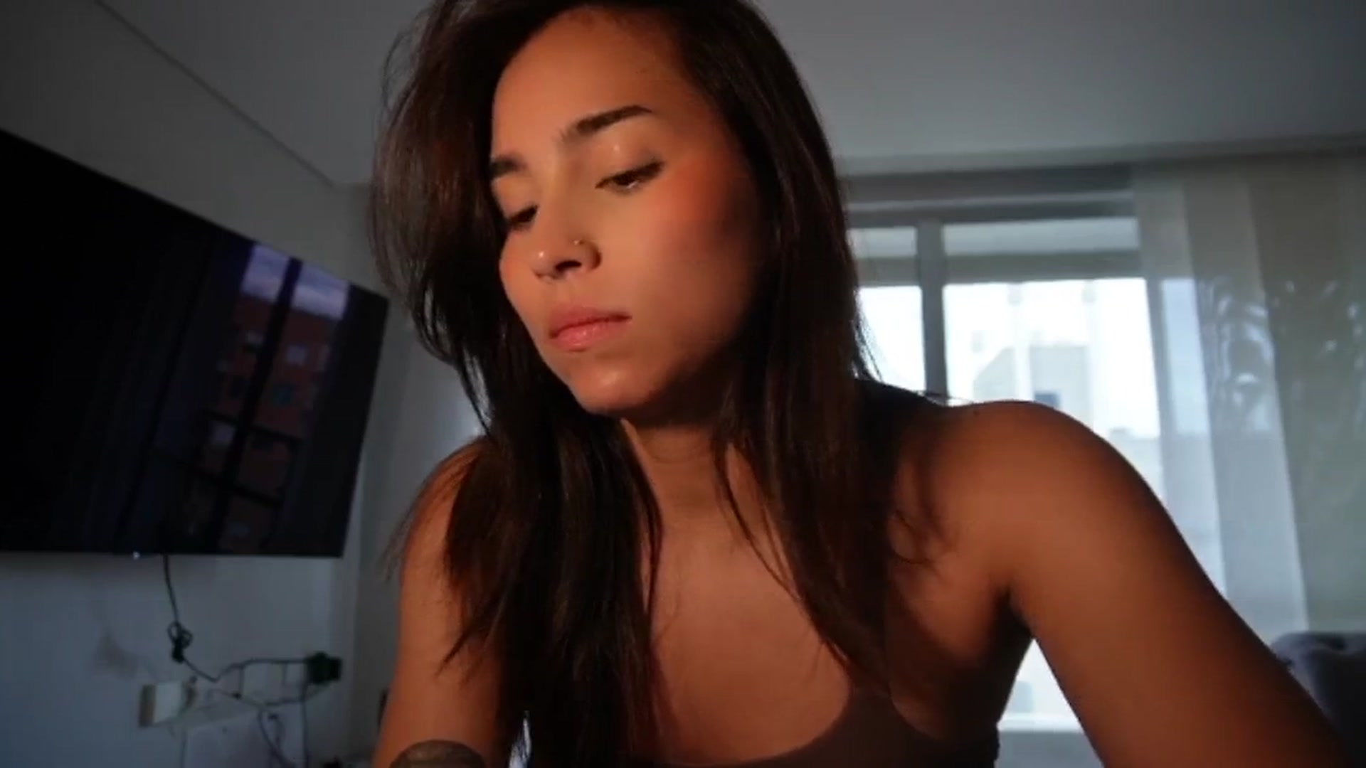 Gallery image thumbnail from Xialing's myfreecams stream on, 01/14/2026, 23:05 image 8 of 20