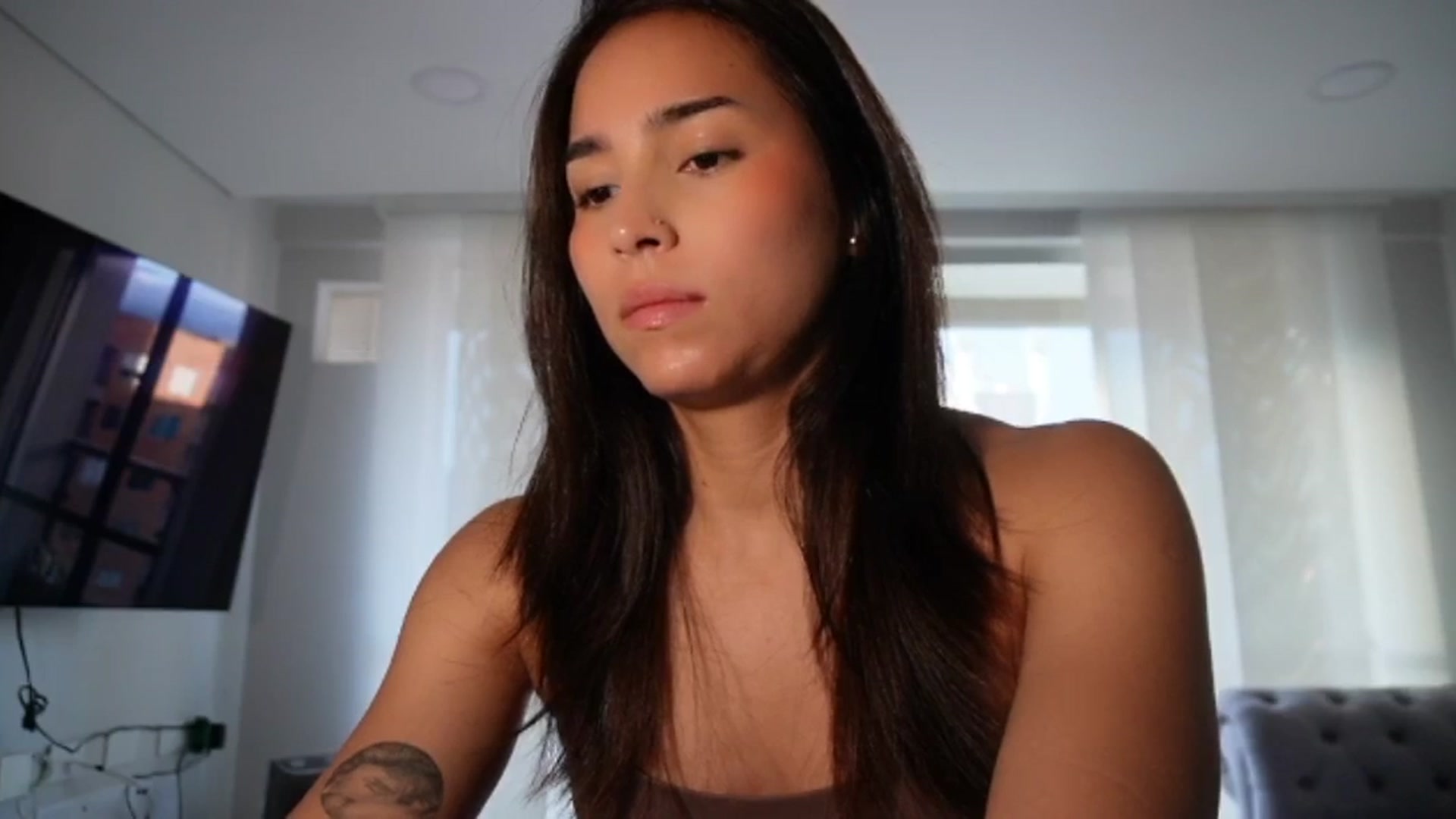 Gallery image thumbnail from Xialing's myfreecams stream on, 01/14/2026, 23:05 image 4 of 20