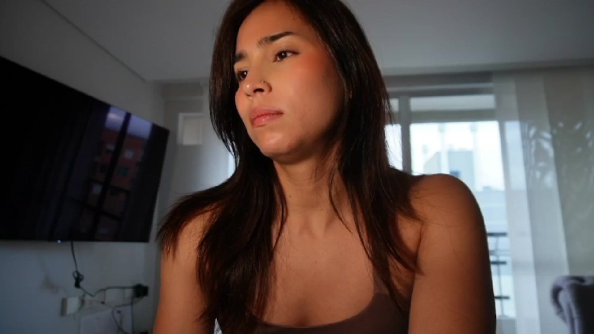 Gallery image thumbnail from Xialing's myfreecams stream on, 01/14/2026, 23:05 image 11 of 20