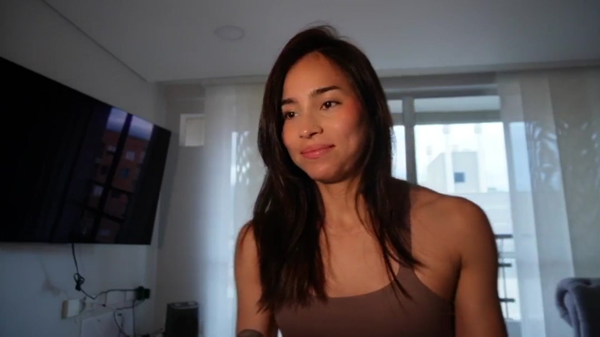 Gallery image thumbnail from Xialing's myfreecams stream on, 01/14/2026, 23:05 image 13 of 20